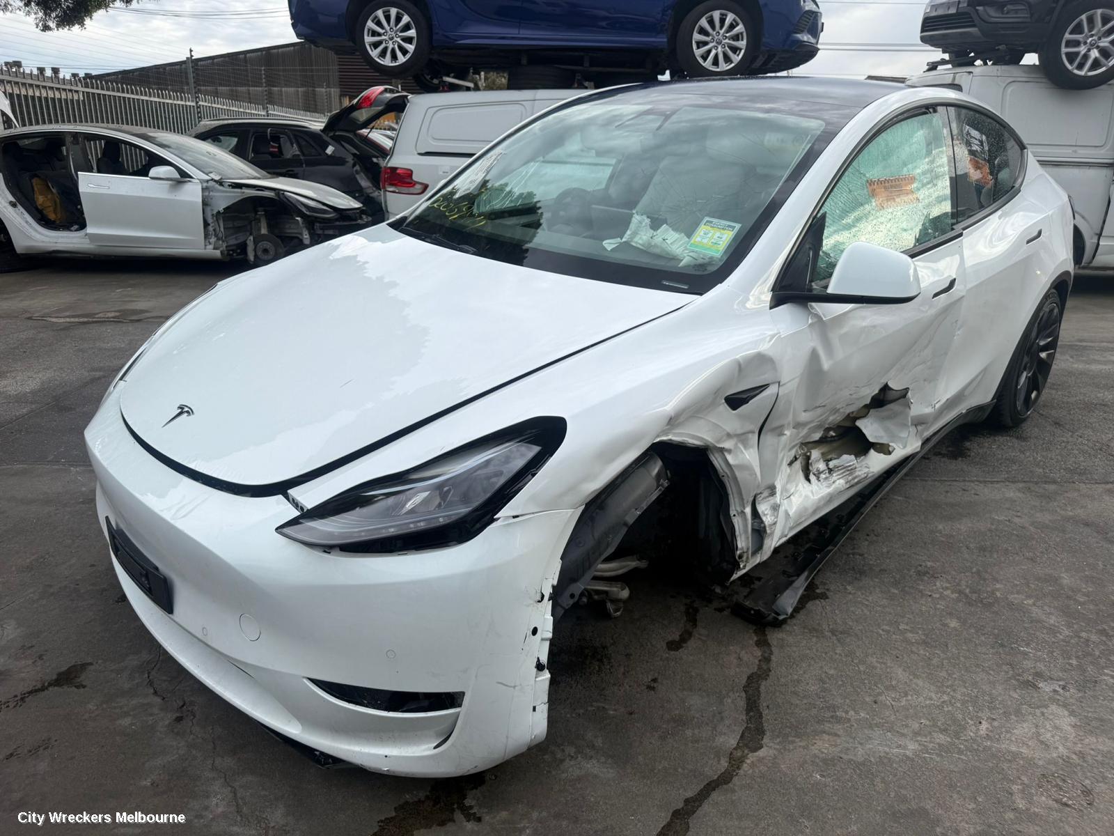 TESLA MODEL Y CONSOLE, 1ST GEN, 03/2022 ONWARDS