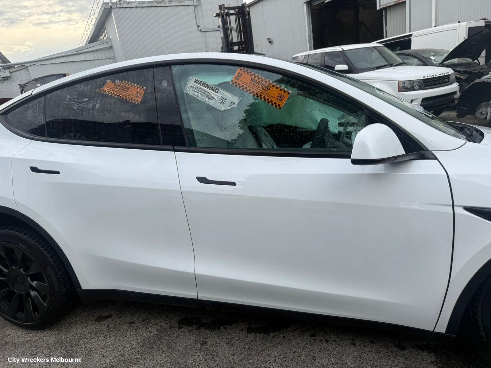 TESLA MODEL Y CONSOLE, 1ST GEN, 03/2022 ONWARDS