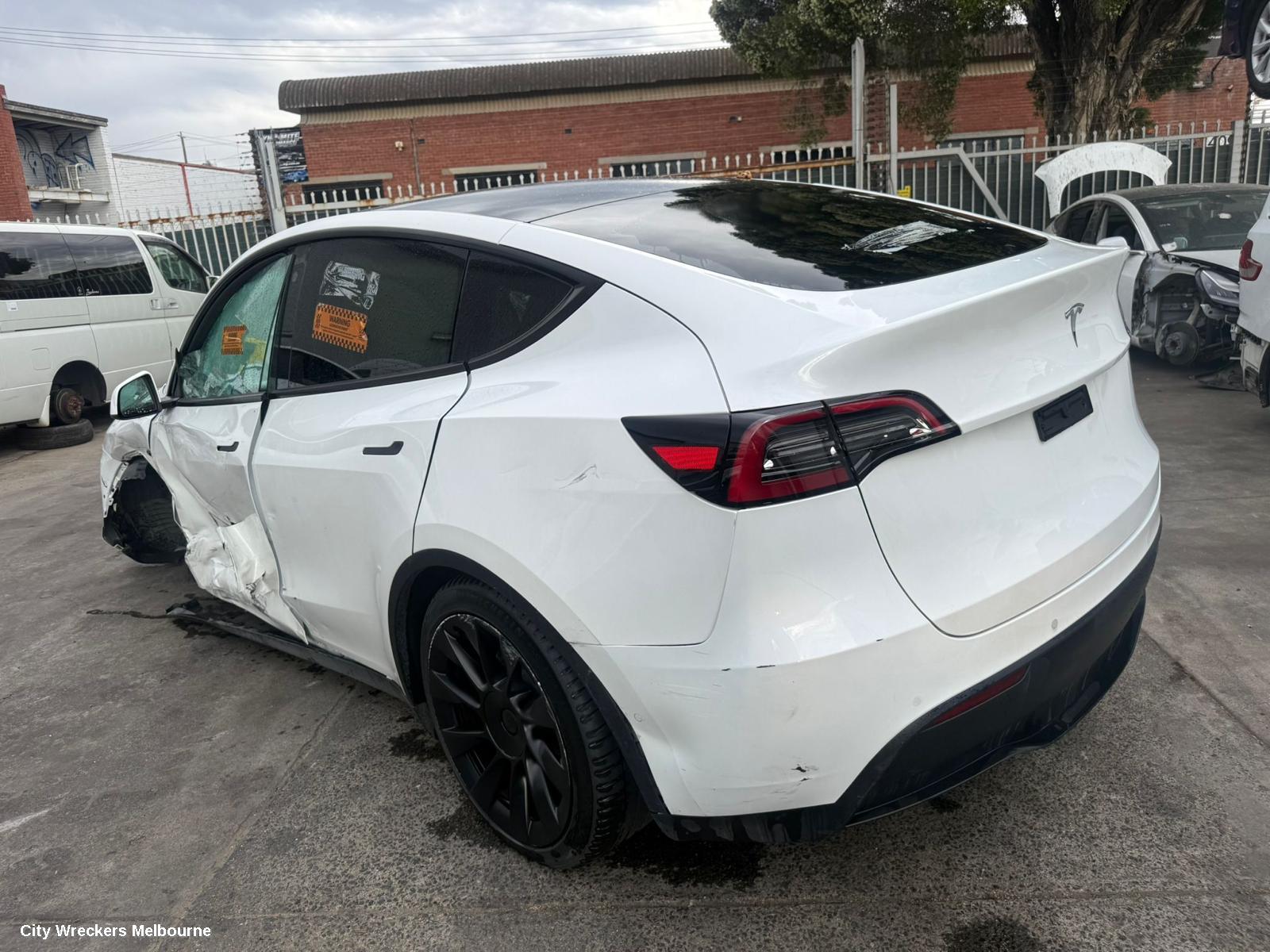 TESLA MODEL Y CONSOLE, 1ST GEN, 03/2022 ONWARDS