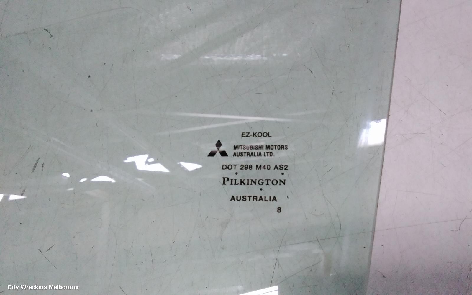 MITSUBISHI 380 LEFT FRONT DOOR WINDOW, DB, 09/2005 - 03/2008