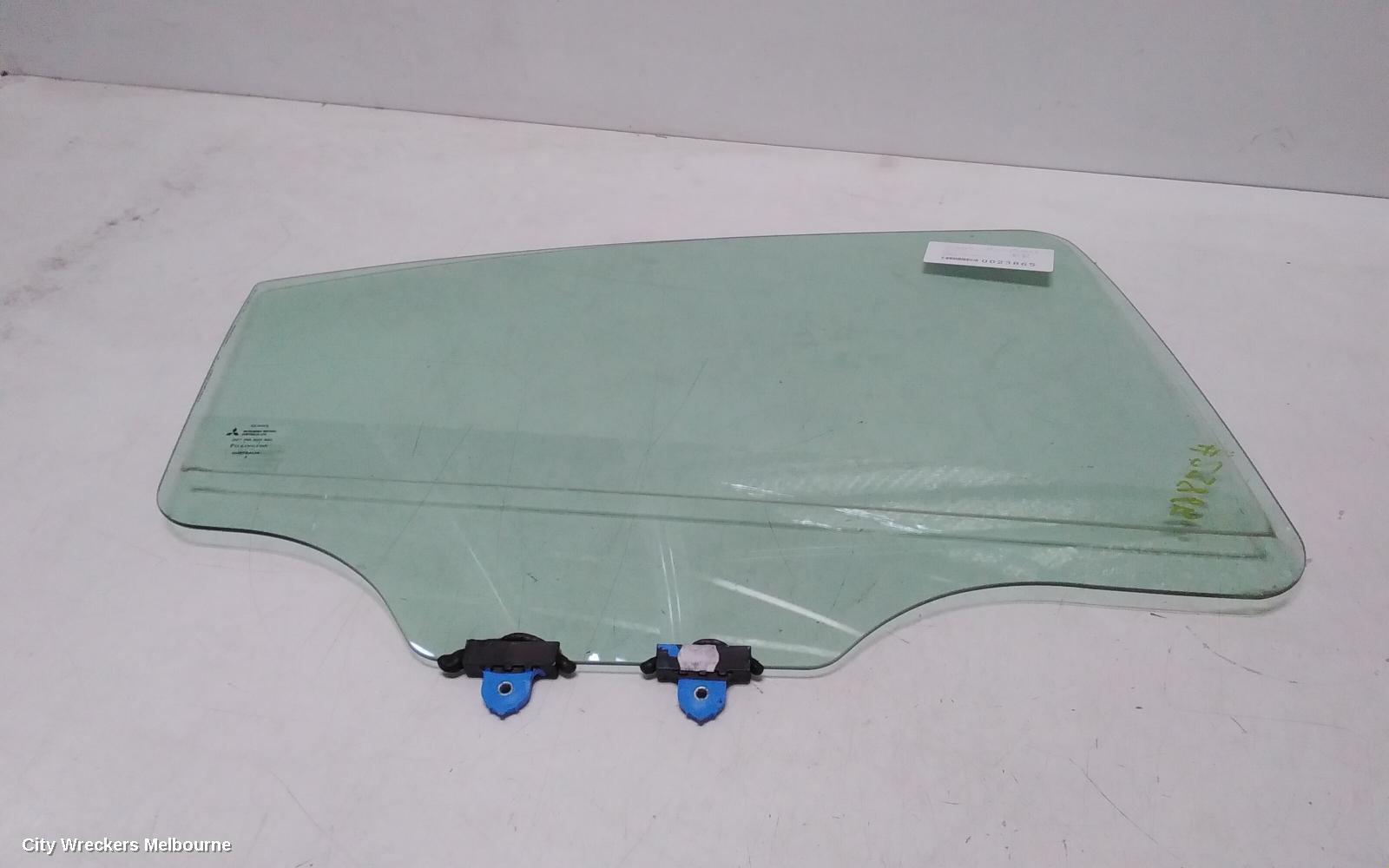 MITSUBISHI 380 RIGHT REAR DOOR WINDOW, DB, 09/2005 - 03/2008