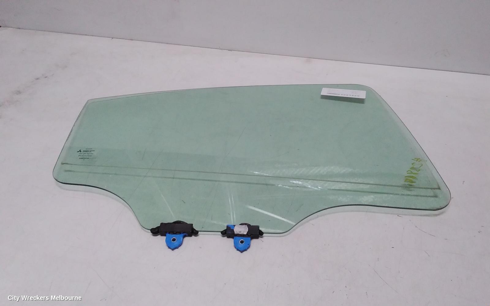 MITSUBISHI 380 RIGHT REAR DOOR WINDOW, DB, 09/2005 - 03/2008