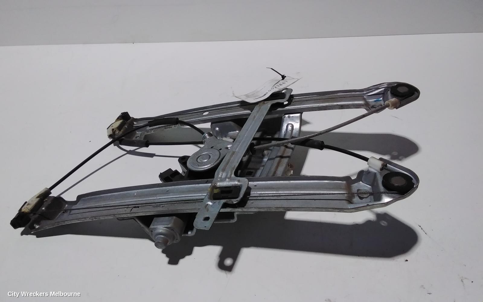 MITSUBISHI 380 RIGHT FRONT WINDOW REG/MOTOR, DB, ELECTRIC, 09/2005 - 03/2008