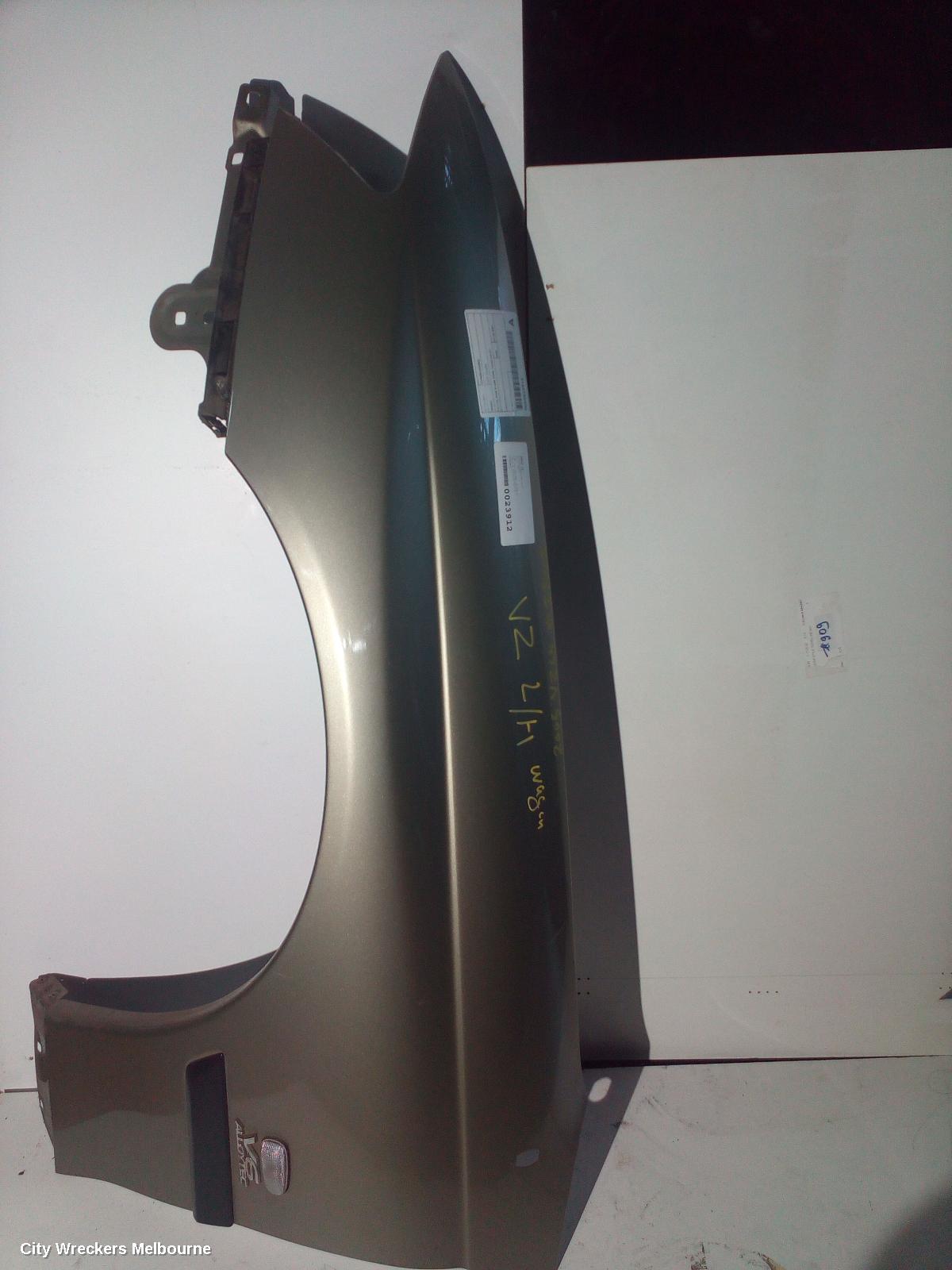 HOLDEN COMMODORE LEFT GUARD, VY1-VZ, NON FLARE TYPE, 10/2002 - 09/2007
