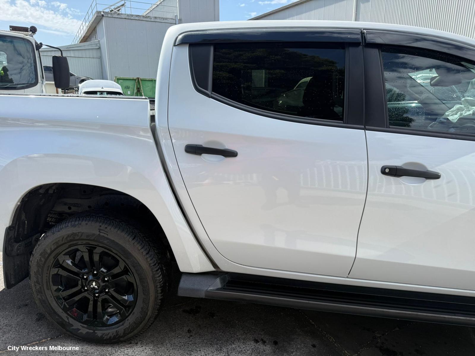 MITSUBISHI TRITON RIGHT GUARD, MR, NON FLARED, W/ REPEATER LAMP TYPE, 11/2018 - 10/2023