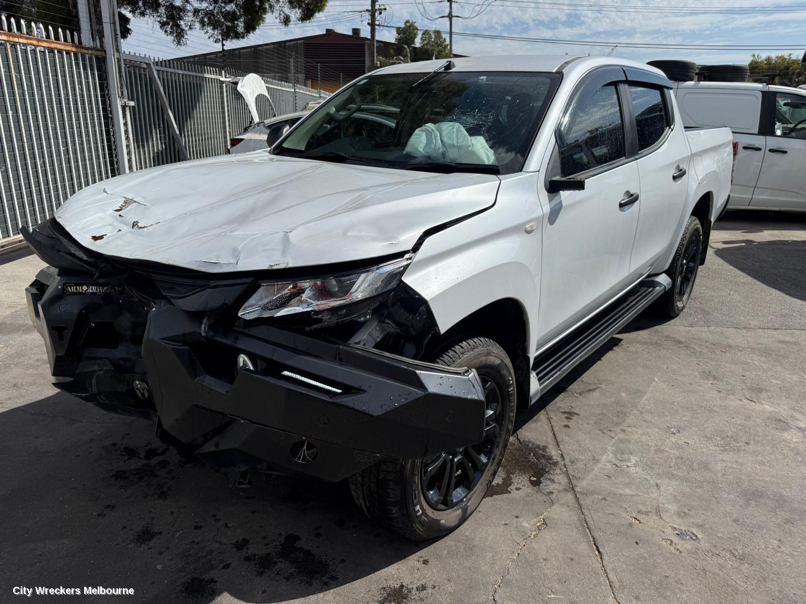 MITSUBISHI TRITON RIGHT GUARD, MR, NON FLARED, W/ REPEATER LAMP TYPE, 11/2018 - 10/2023