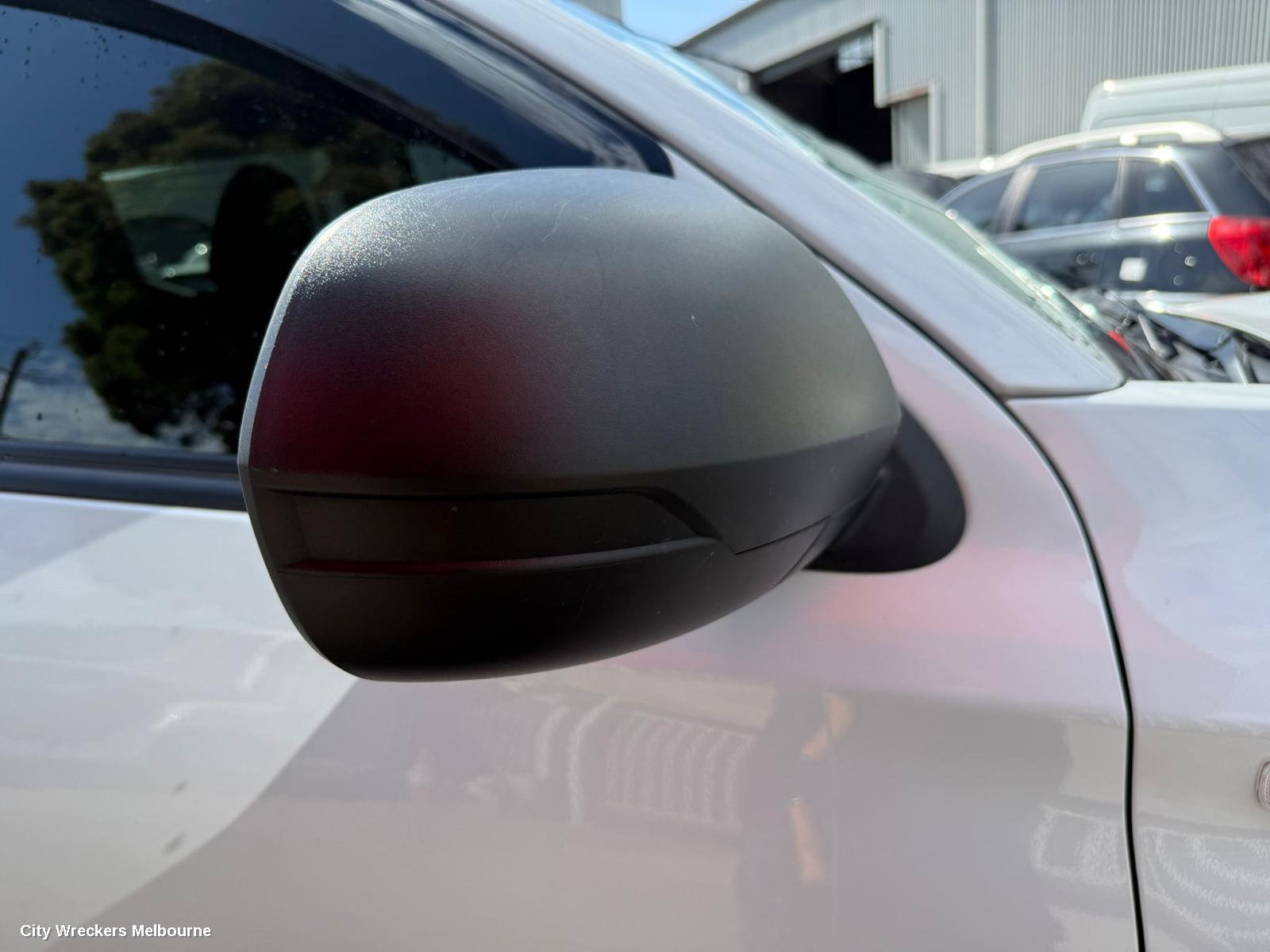 MITSUBISHI TRITON RIGHT GUARD, MR, NON FLARED, W/ REPEATER LAMP TYPE, 11/2018 - 10/2023