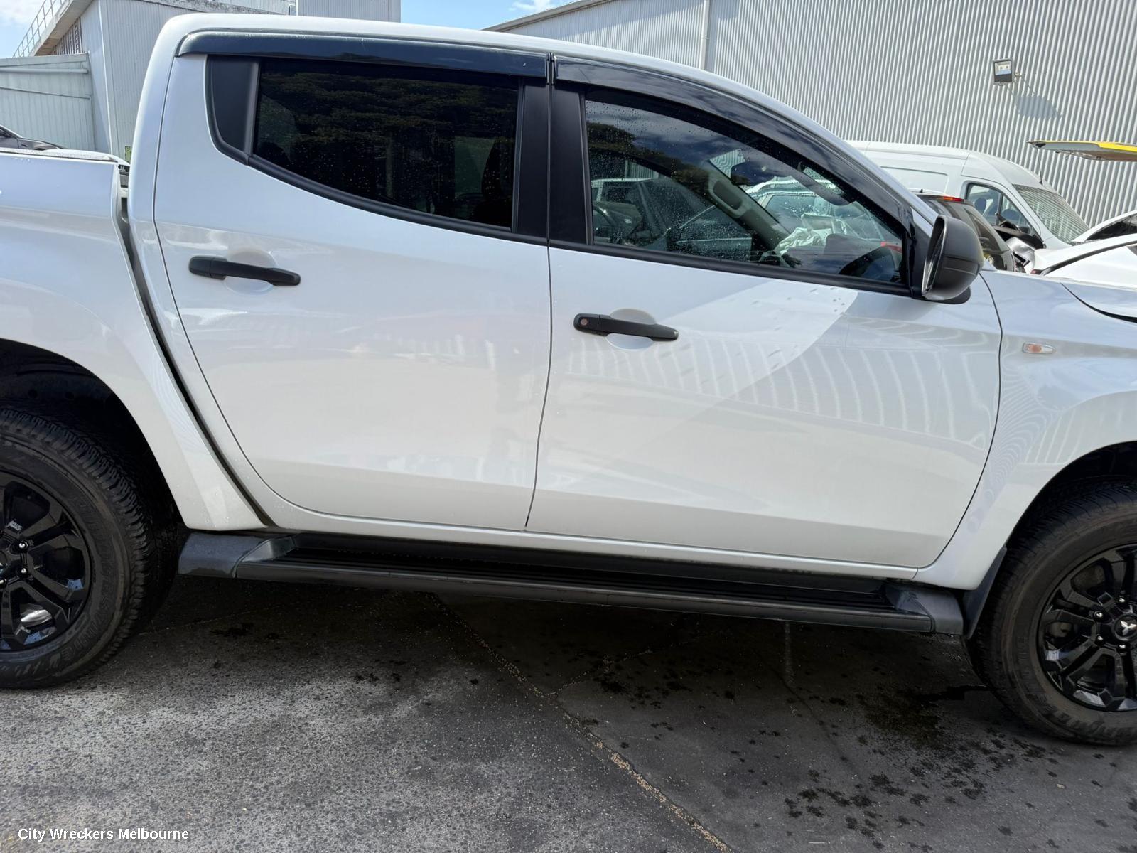 MITSUBISHI TRITON RIGHT GUARD, MR, NON FLARED, W/ REPEATER LAMP TYPE, 11/2018 - 10/2023