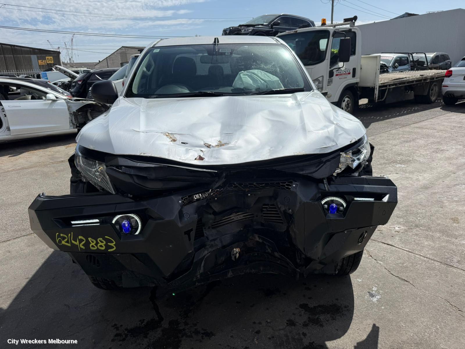MITSUBISHI TRITON RIGHT GUARD, MR, NON FLARED, W/ REPEATER LAMP TYPE, 11/2018 - 10/2023