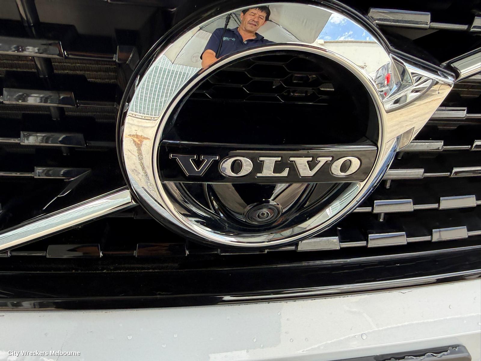 VOLVO XC40 WINDSHIELD, 02/2018 ONWARDS