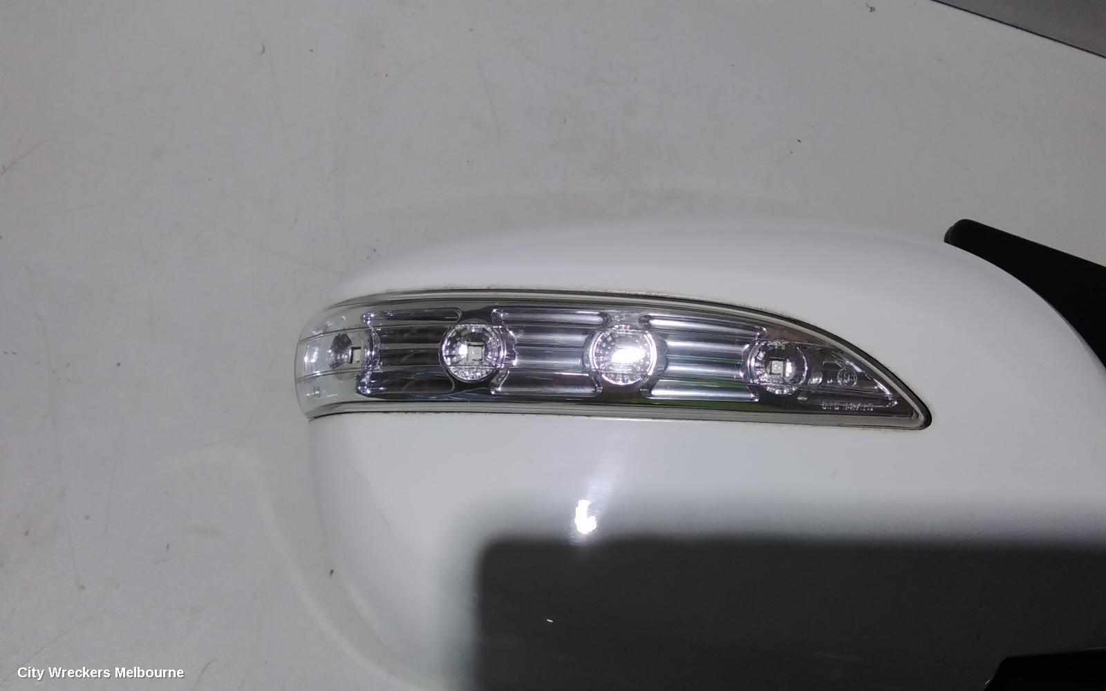 HYUNDAI IX35 RIGHT DOOR MIRROR, LM SERIES, POWER FOLD (8 PIN), 11/2009 - 01/2016