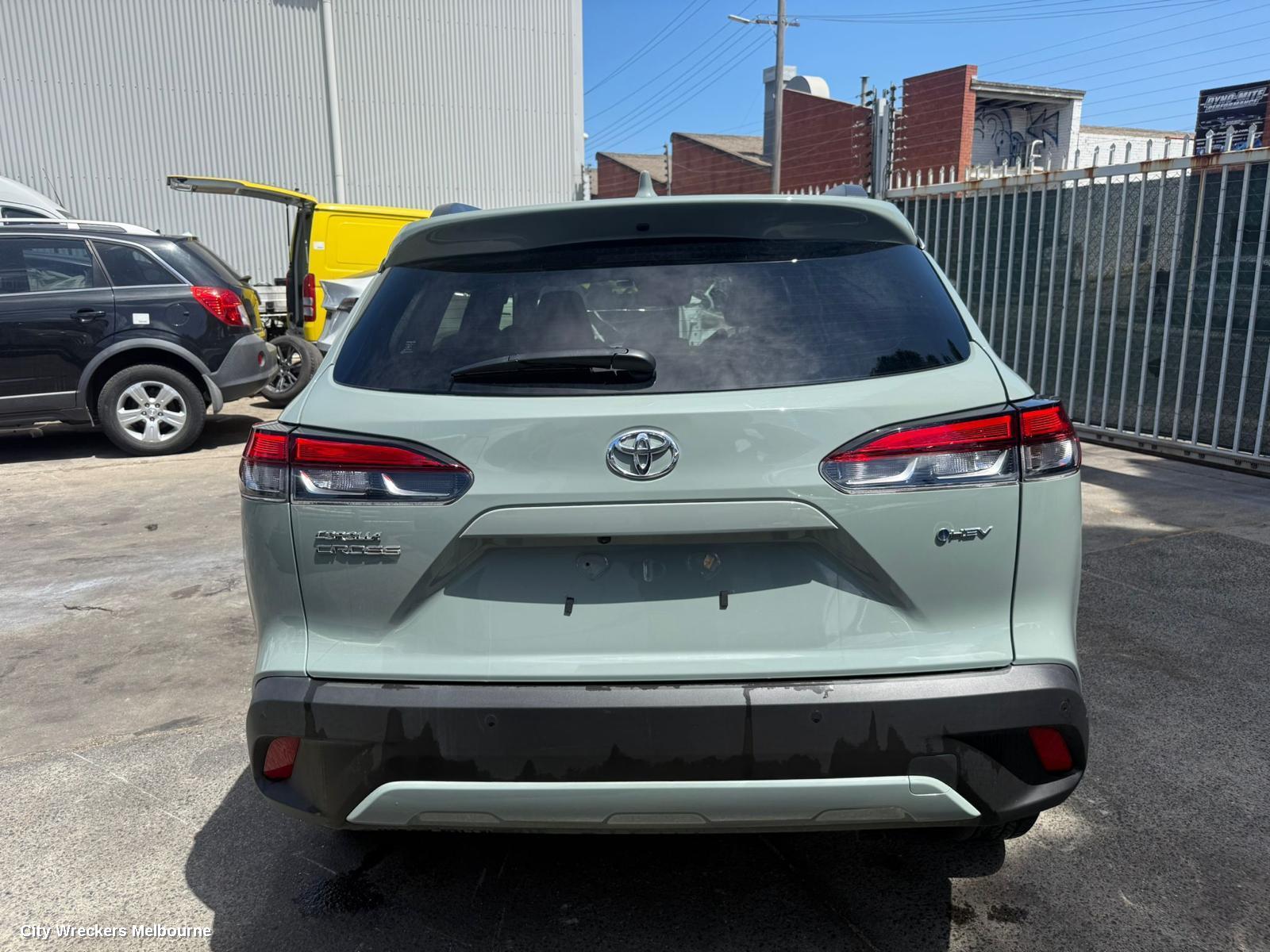 TOYOTA COROLLA CROSS RIGHT REAR DOOR WINDOW, XG10, 01/2022 ONWARDS