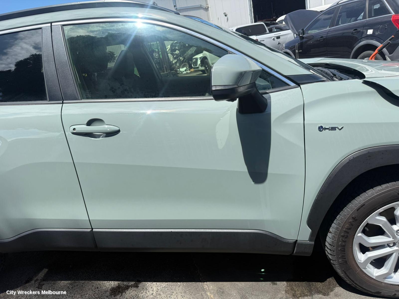 TOYOTA COROLLA CROSS RIGHT REAR DOOR WINDOW, XG10, 01/2022 ONWARDS