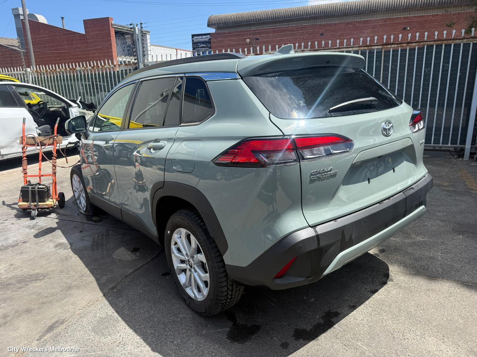 TOYOTA COROLLA CROSS RIGHT REAR DOOR WINDOW, XG10, 01/2022 ONWARDS