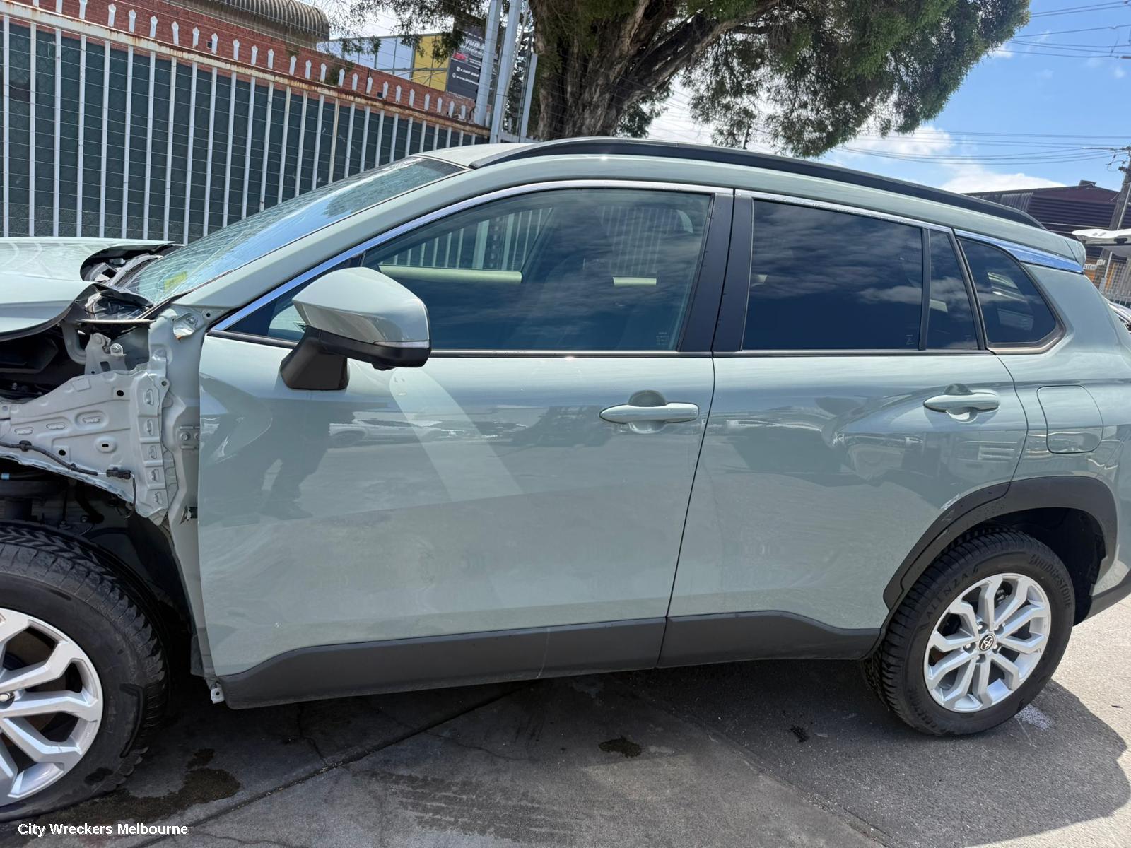 TOYOTA COROLLA CROSS RIGHT REAR DOOR WINDOW, XG10, 01/2022 ONWARDS