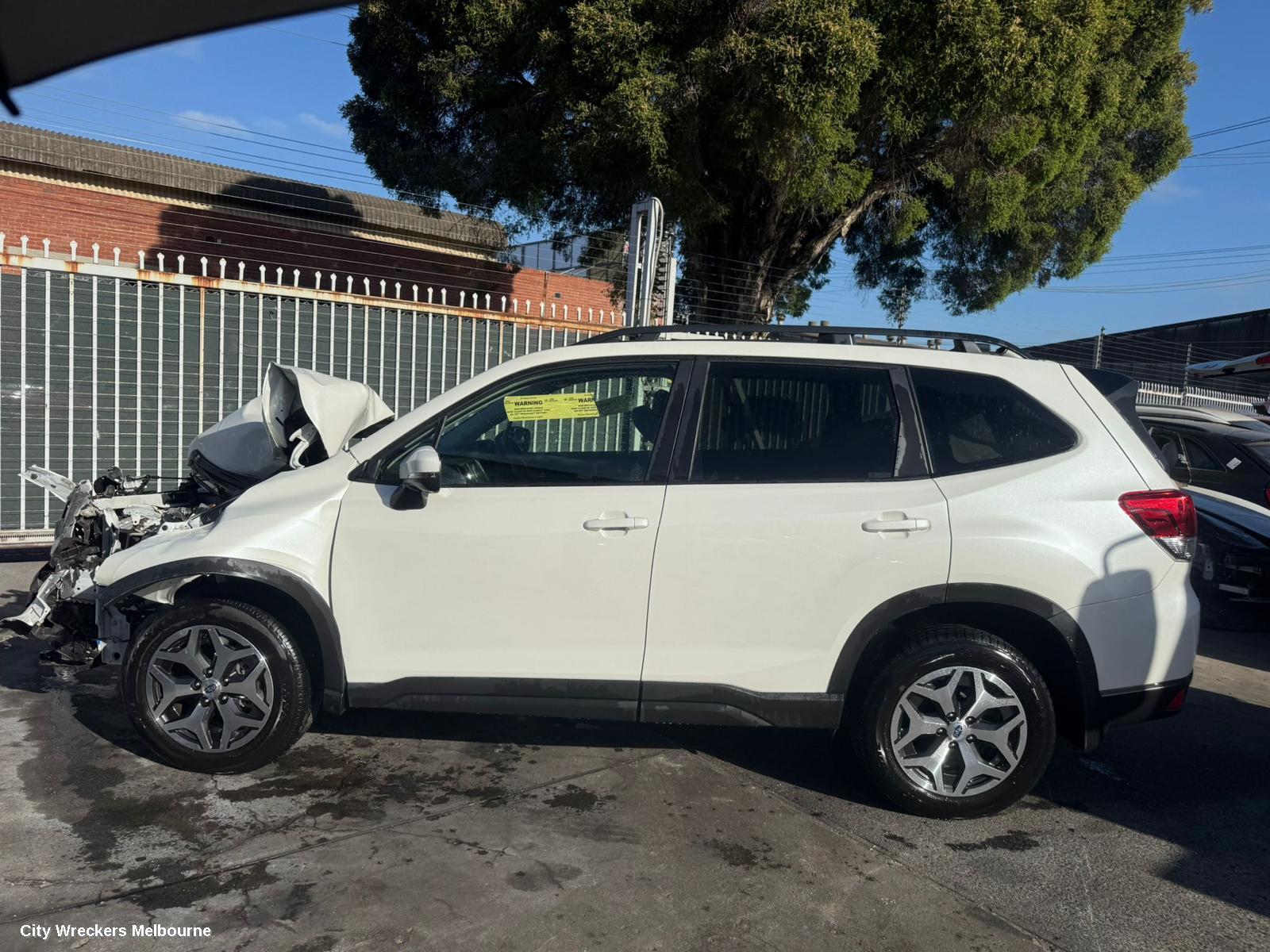 SUBARU FORESTER RIGHT FRONT 1/4 DOOR GLASS, SK, 08/2018 - 11/2024