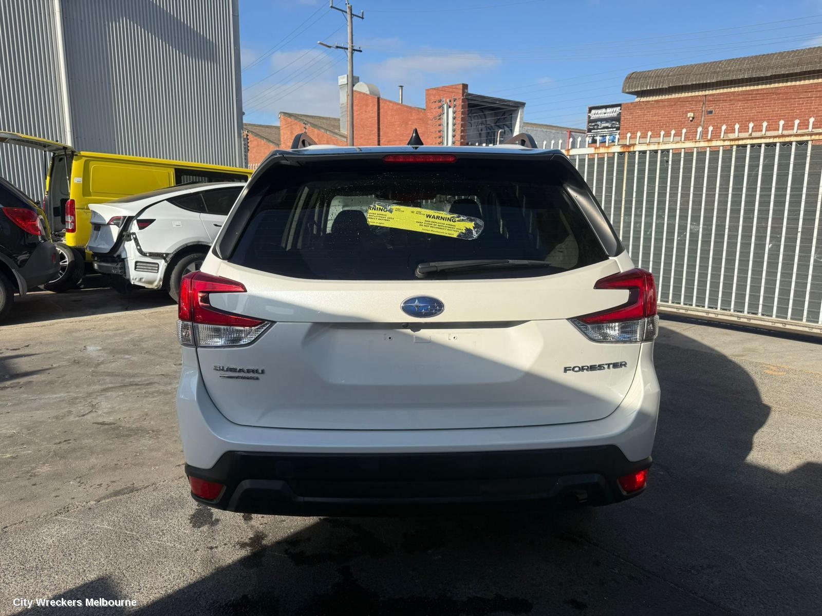SUBARU FORESTER RIGHT FRONT 1/4 DOOR GLASS, SK, 08/2018 - 11/2024