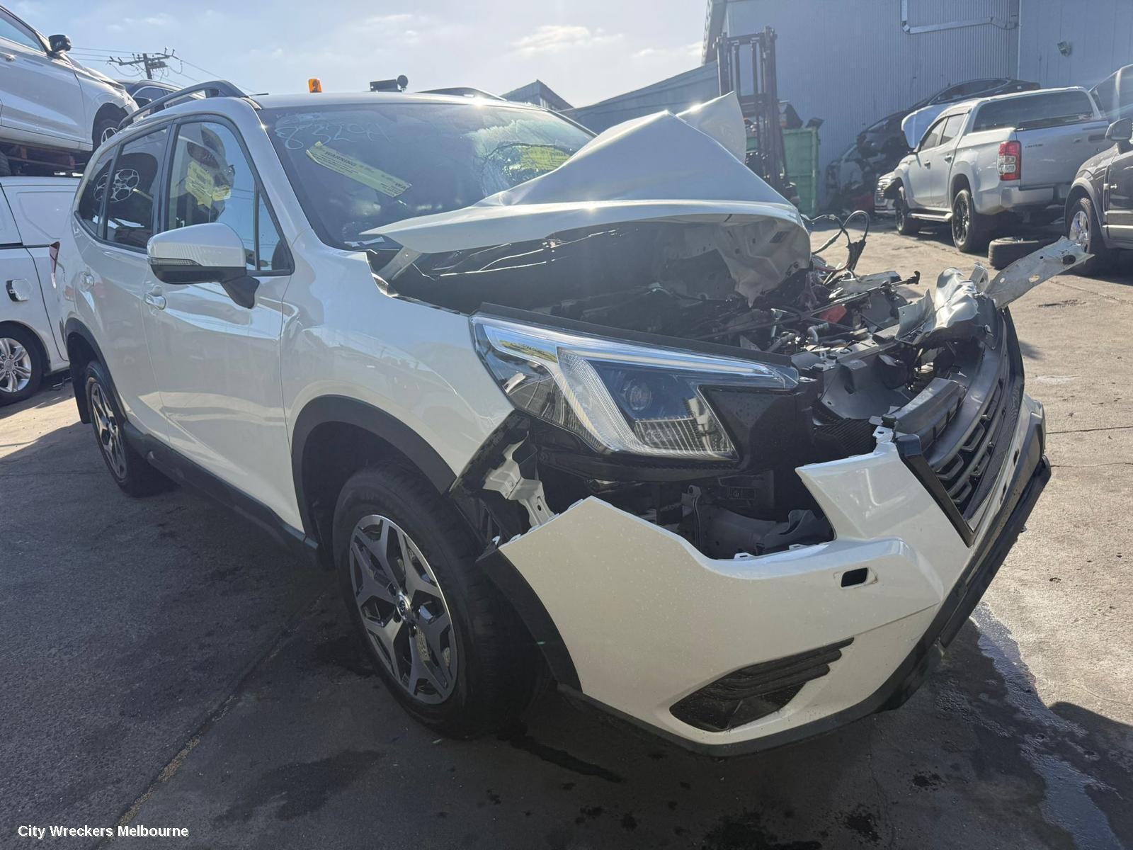 SUBARU FORESTER RIGHT FRONT 1/4 DOOR GLASS, SK, 08/2018 - 11/2024