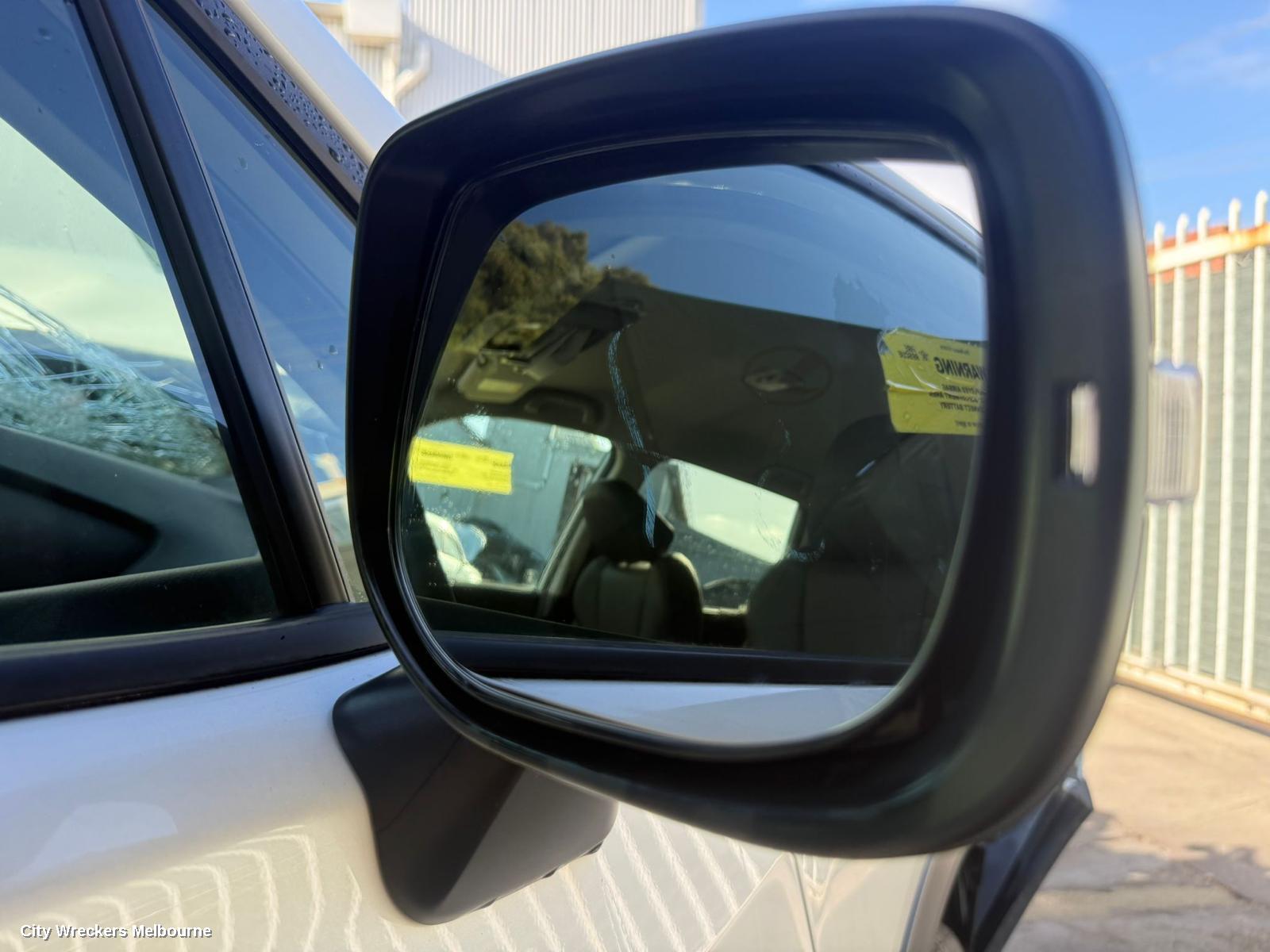 SUBARU FORESTER RIGHT FRONT 1/4 DOOR GLASS, SK, 08/2018 - 11/2024