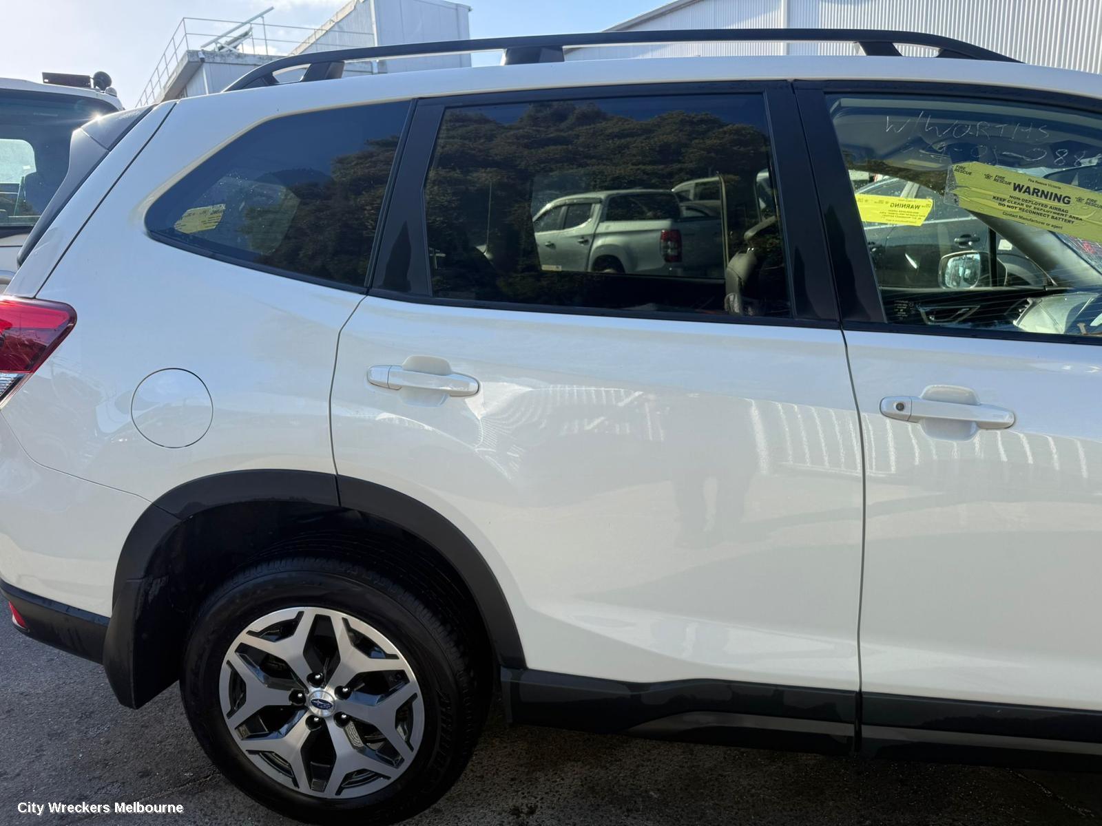 SUBARU FORESTER RIGHT FRONT 1/4 DOOR GLASS, SK, 08/2018 - 11/2024