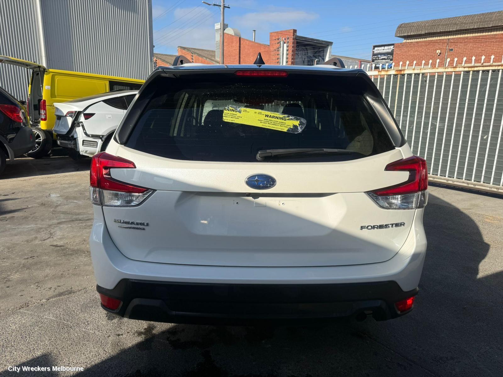 SUBARU FORESTER RIGHT FRONT 1/4 DOOR GLASS, SK, 08/2018 - 11/2024