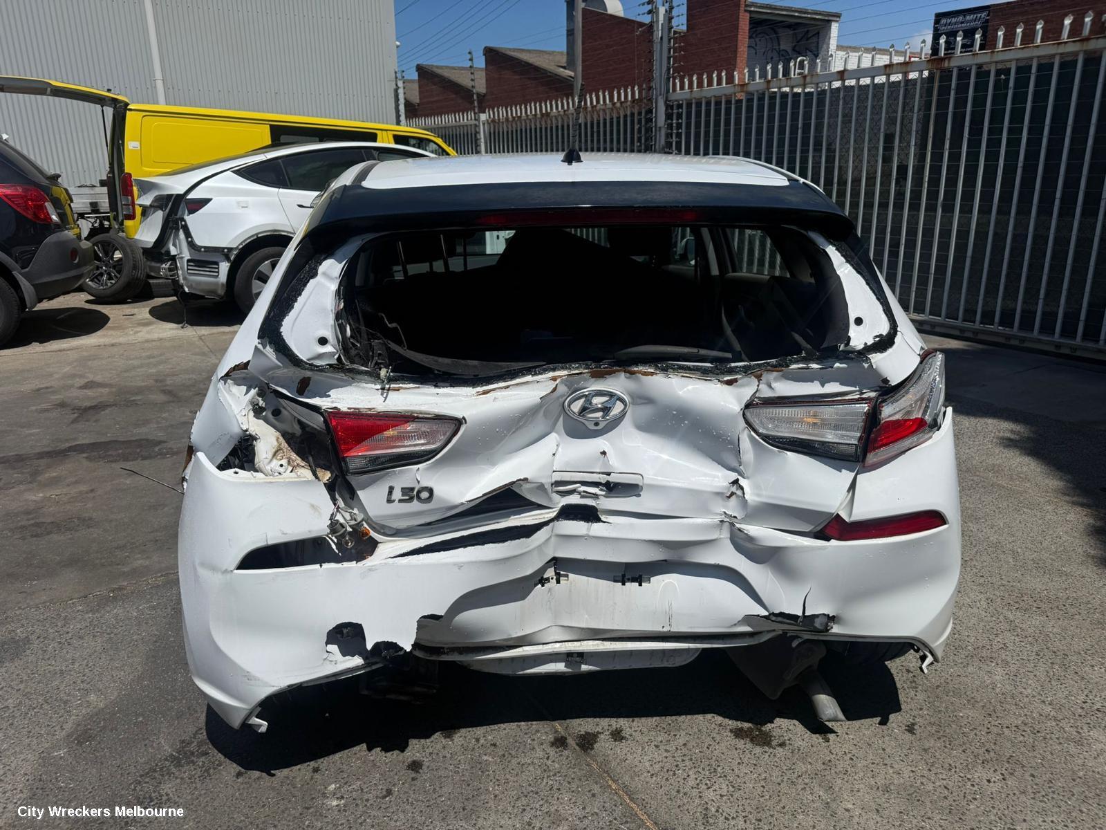 HYUNDAI I30 COURTESY LIGHT, FRONT, GREY, W/ SUNGLASS HOLDER TYPE, PD, 03/2017 ONWARDS