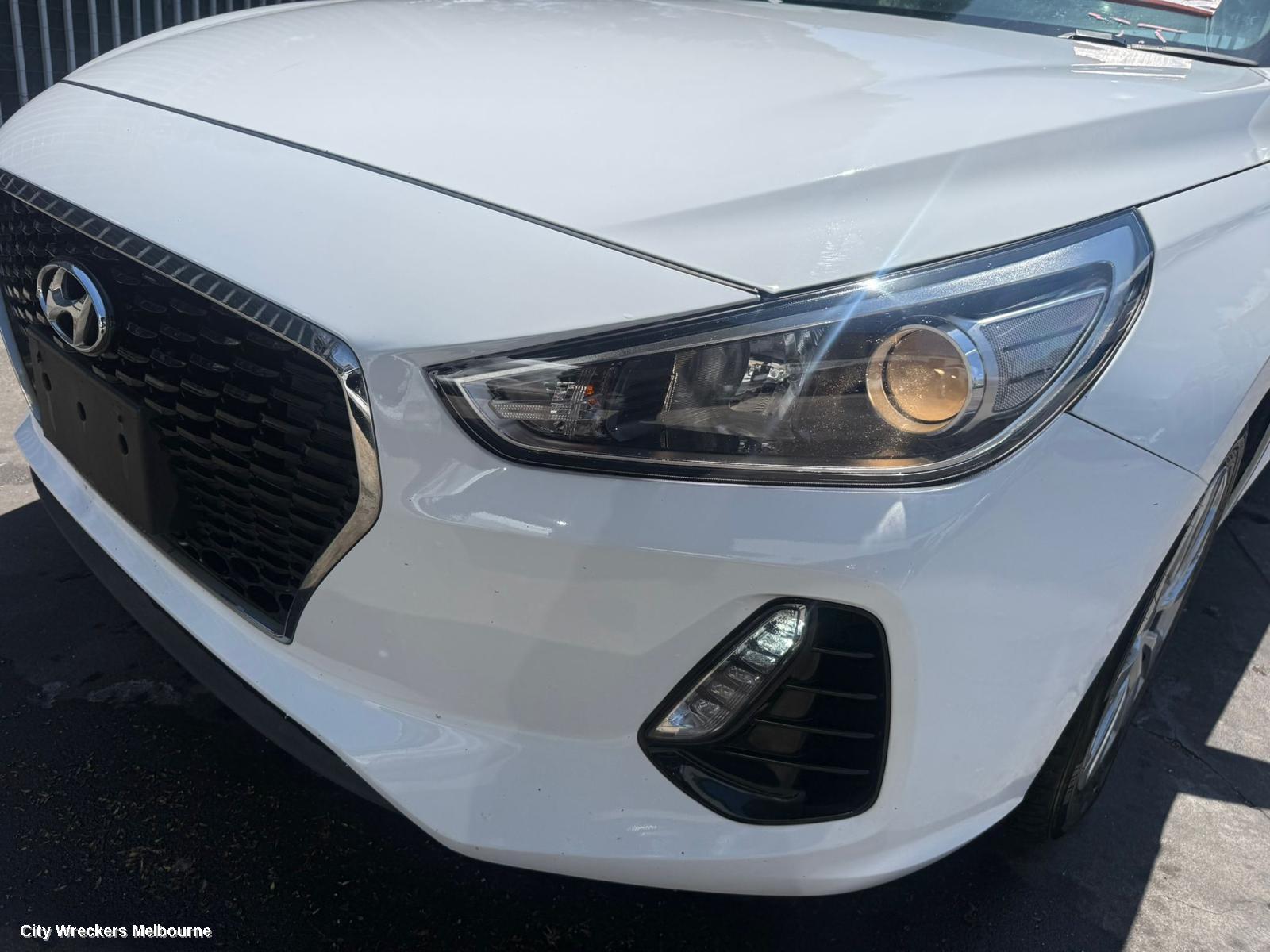 HYUNDAI I30 COURTESY LIGHT, FRONT, GREY, W/ SUNGLASS HOLDER TYPE, PD, 03/2017 ONWARDS