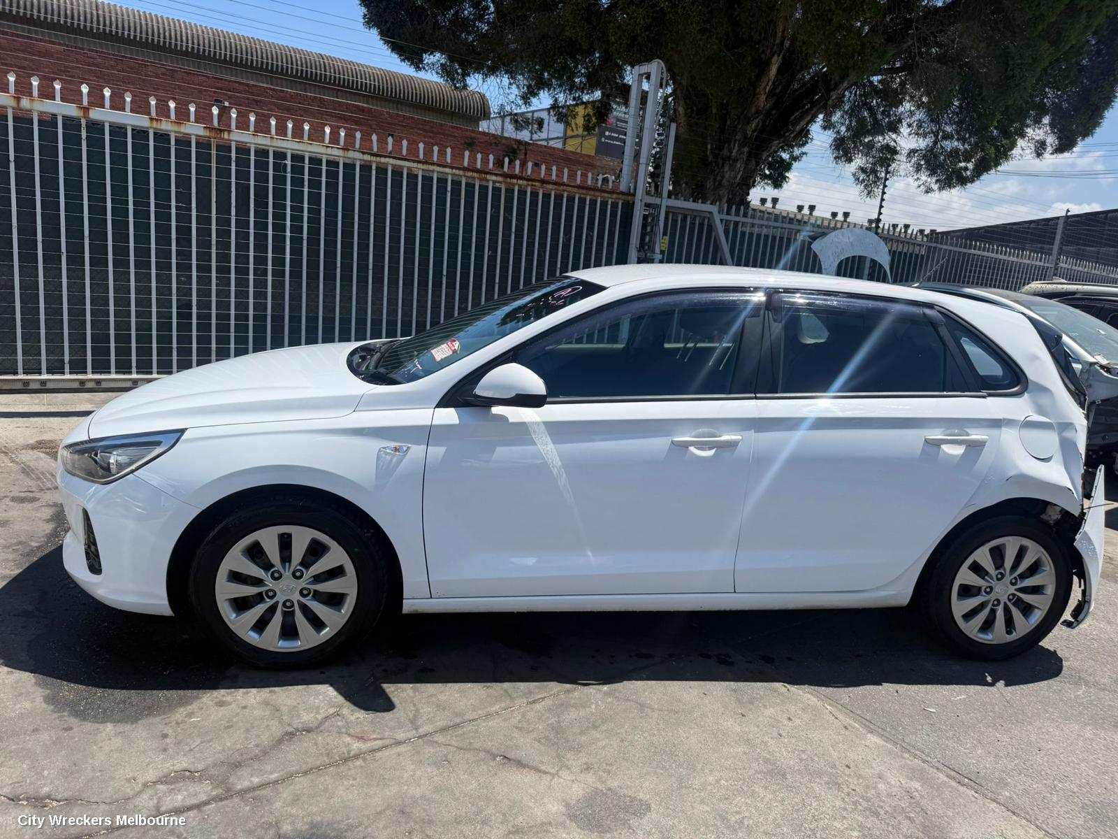 HYUNDAI I30 COURTESY LIGHT, FRONT, GREY, W/ SUNGLASS HOLDER TYPE, PD, 03/2017 ONWARDS