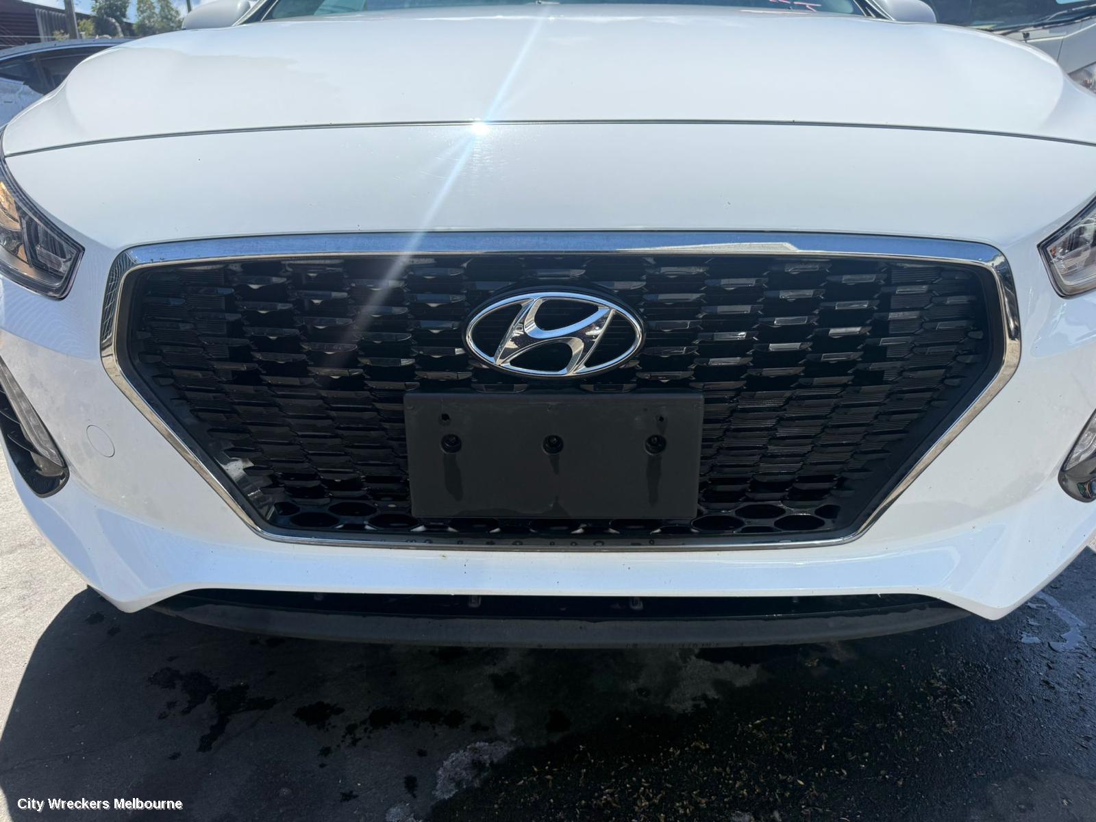 HYUNDAI I30 COURTESY LIGHT, FRONT, GREY, W/ SUNGLASS HOLDER TYPE, PD, 03/2017 ONWARDS