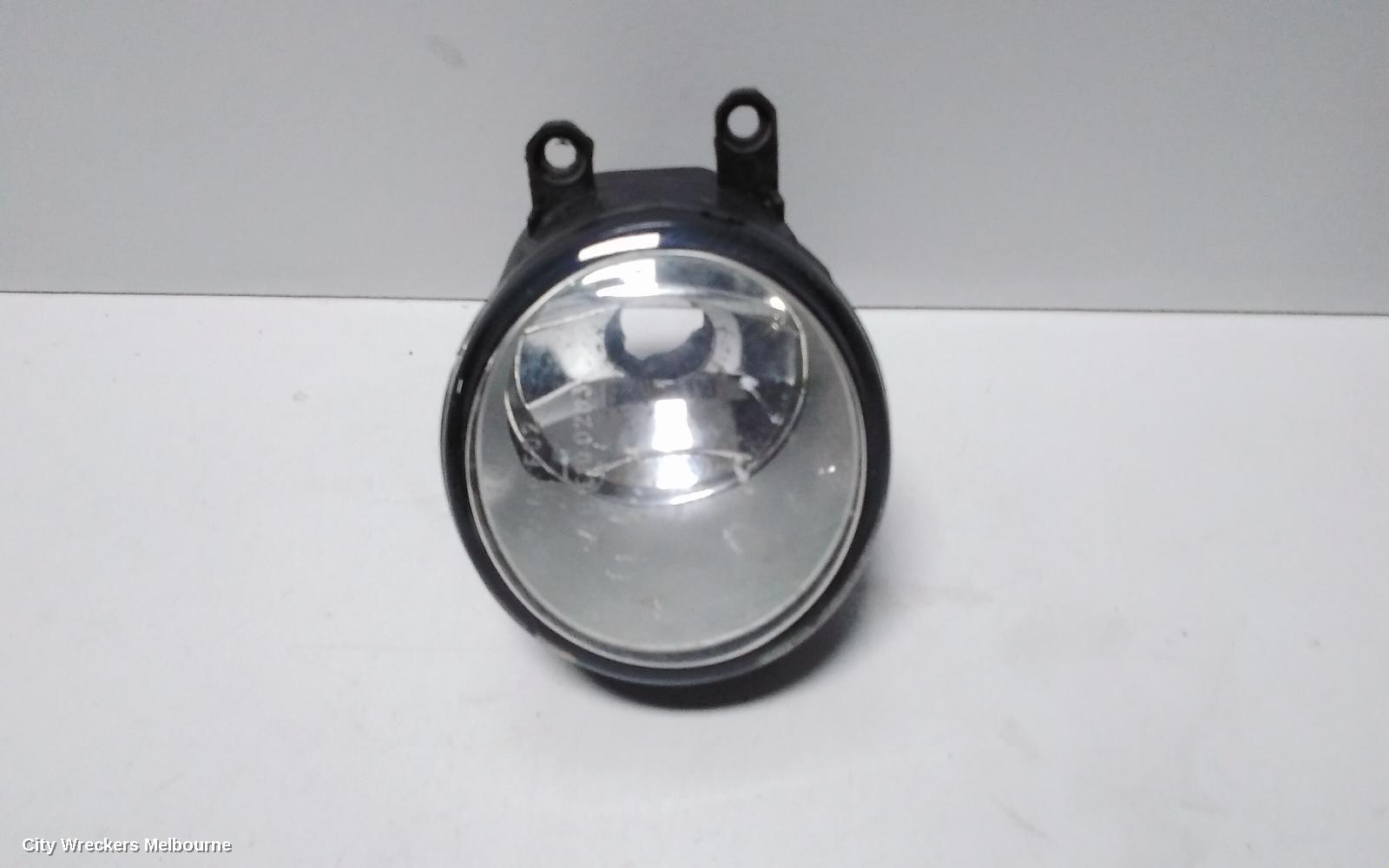 TOYOTA HILUX LEFT INDICATOR/FOG/SIDE, BUMPER FOGLAMP, 03/2005 - 09/2008
