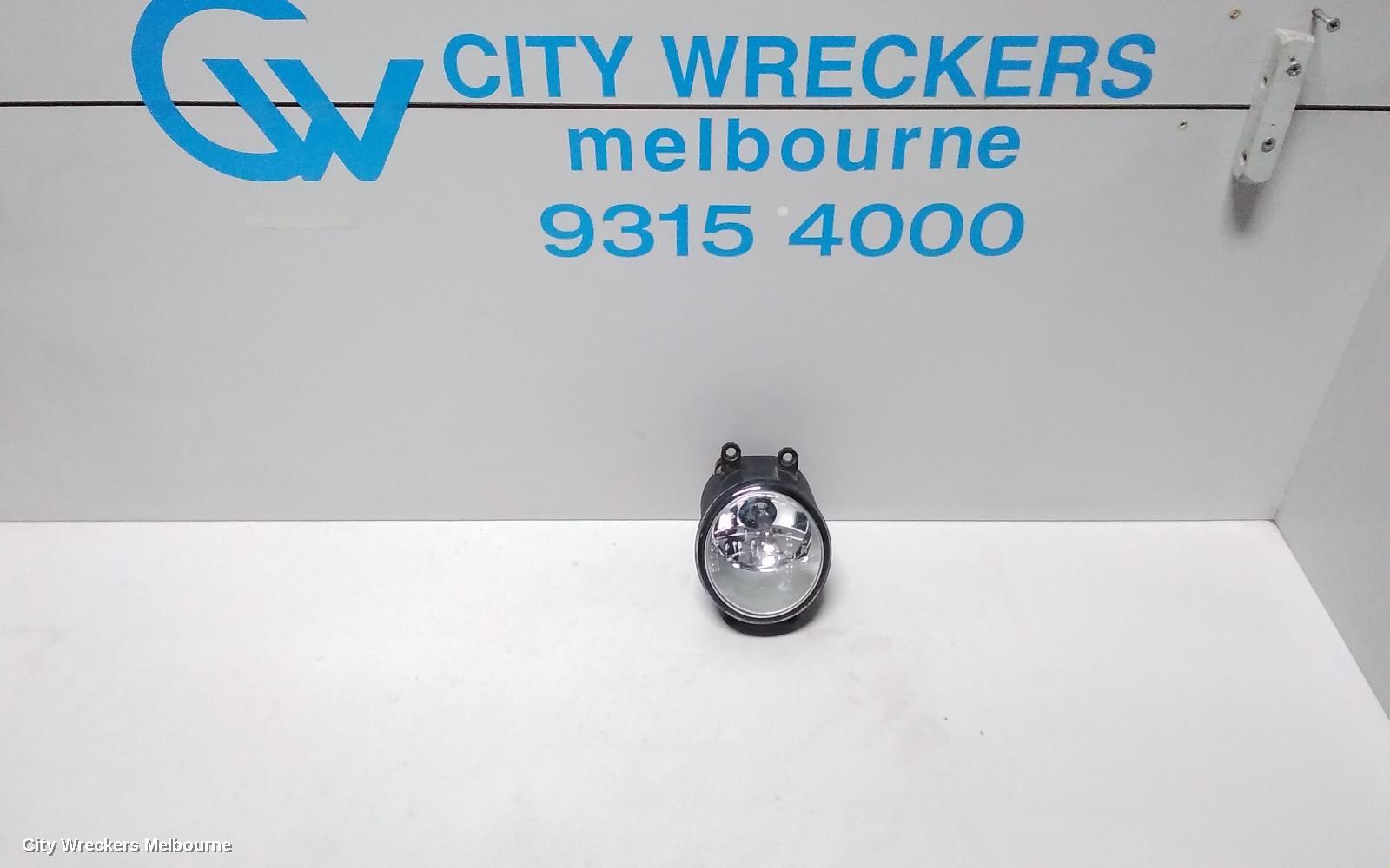 TOYOTA HILUX RIGHT INDICATOR/FOG/SIDE, BUMPER FOGLAMP, 03/2005 - 09/2008