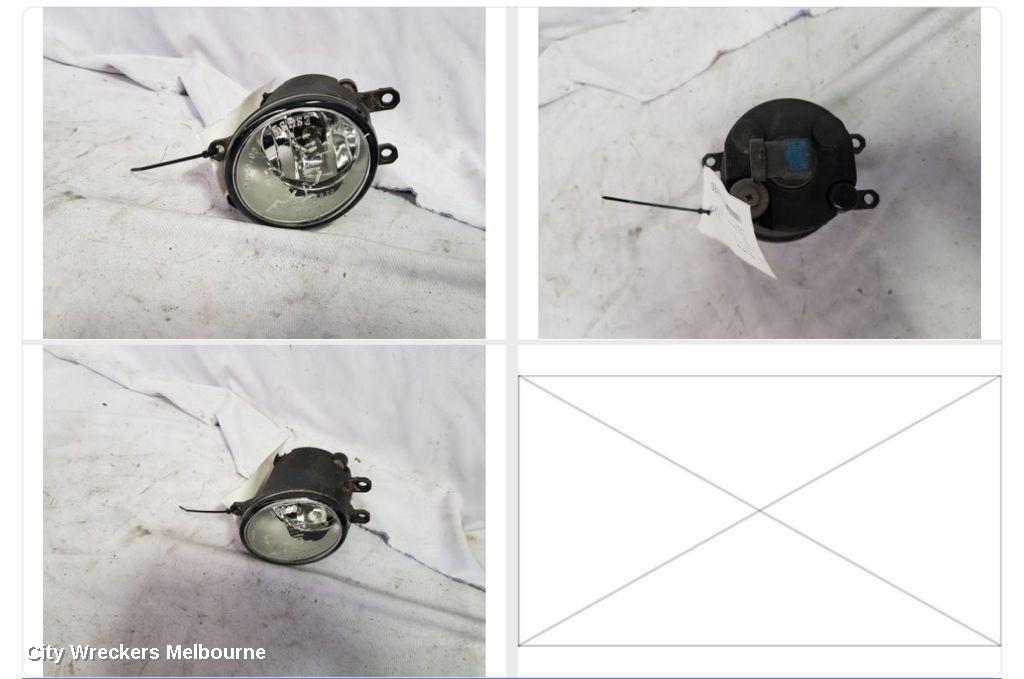 TOYOTA HILUX RIGHT INDICATOR/FOG/SIDE, BUMPER FOGLAMP, 03/2005 - 09/2008