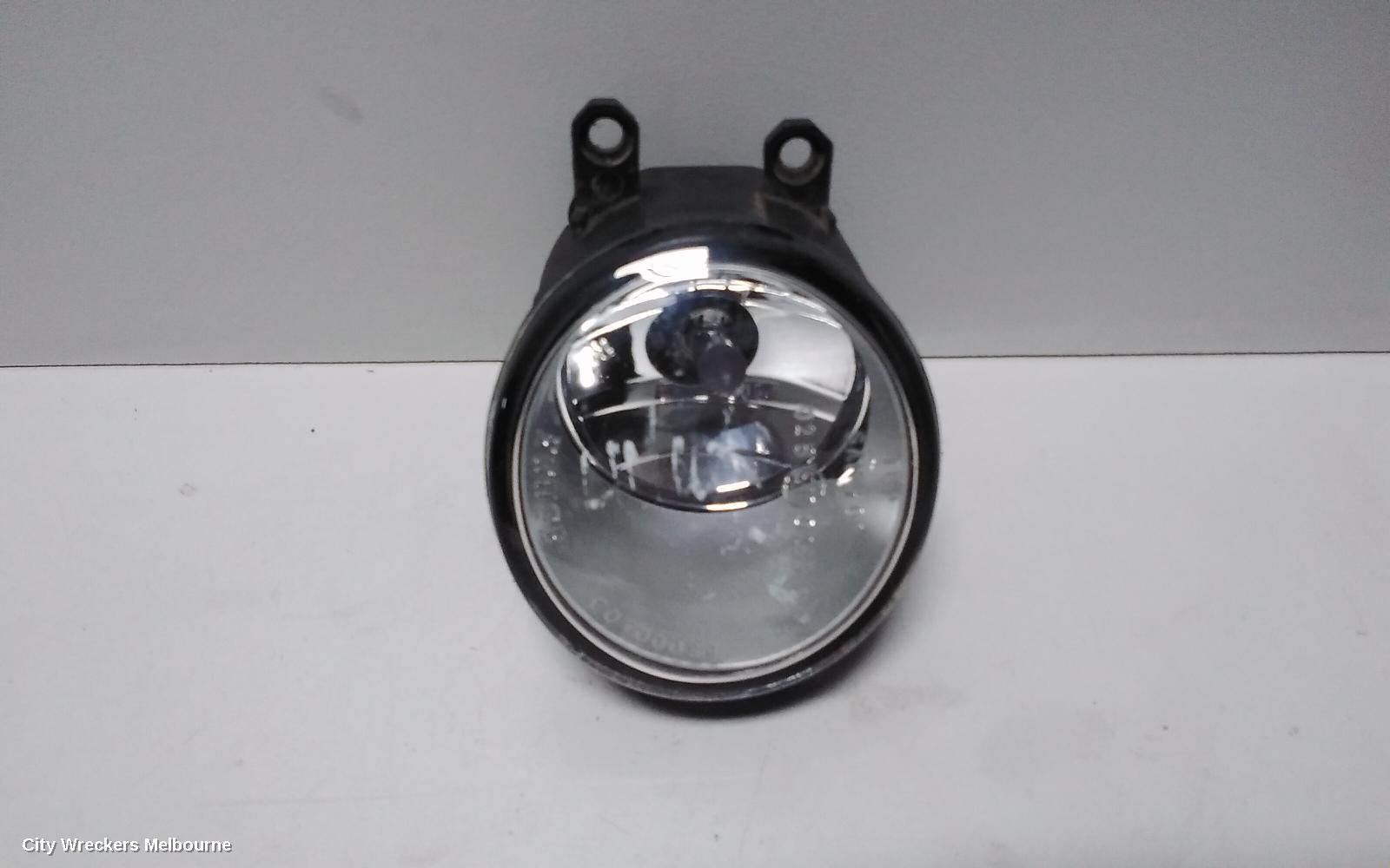 TOYOTA HILUX RIGHT INDICATOR/FOG/SIDE, BUMPER FOGLAMP, 03/2005 - 09/2008