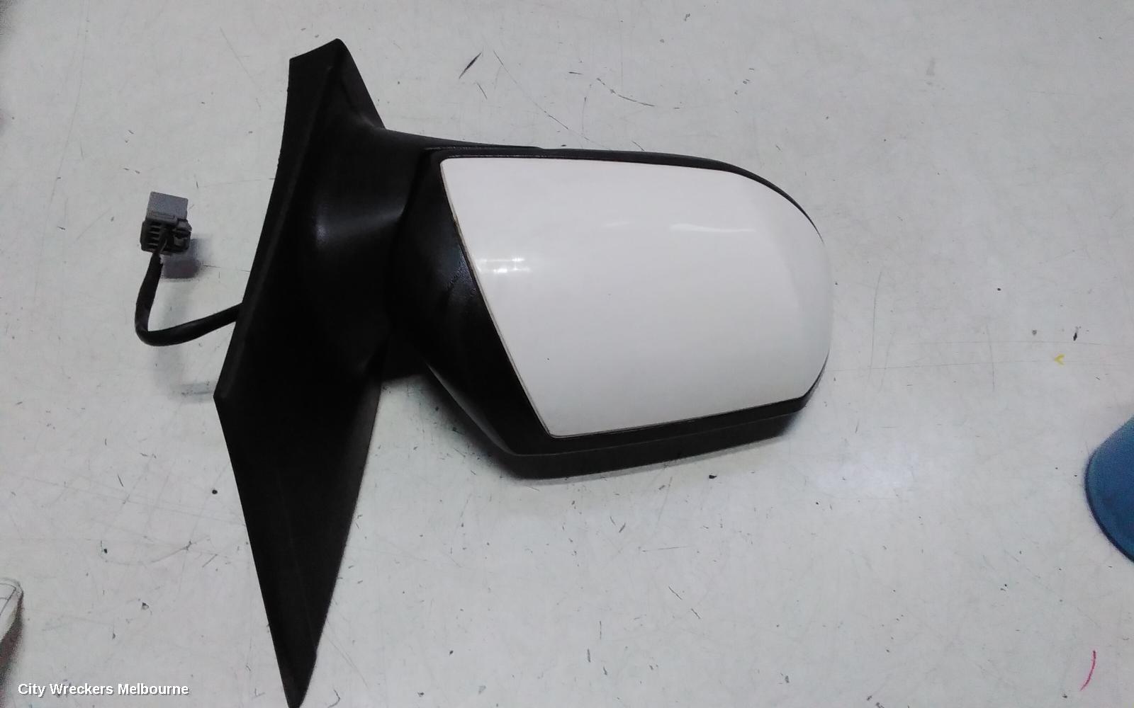 FORD FOCUS RIGHT DOOR MIRROR, LS, MANUAL, 06/2005 - 05/2007