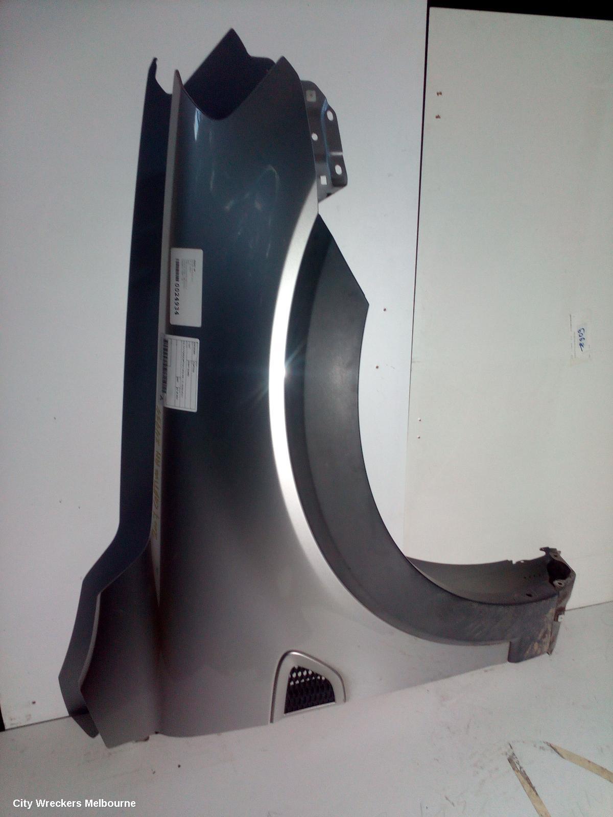 HOLDEN CAPTIVA RIGHT GUARD, CG, CX/LX/SX/CAPTIVA 7 (4TH VIN = C), 09/2006 - 02/2011