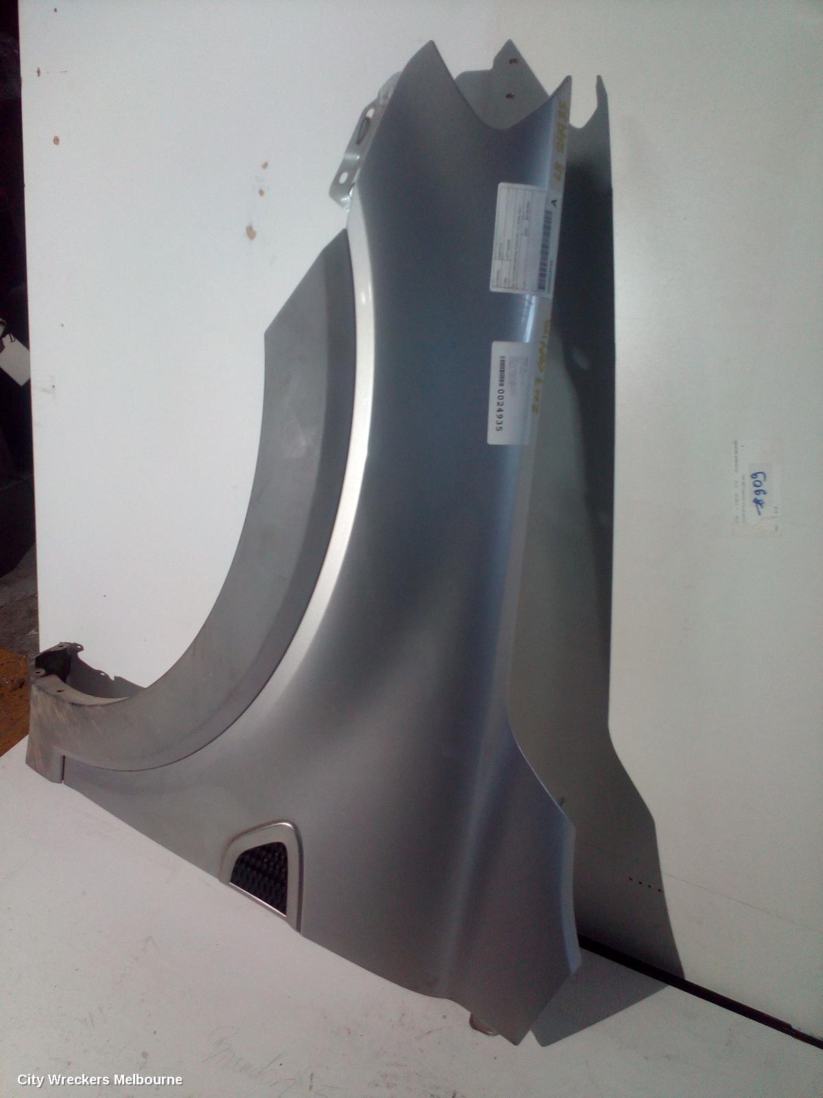 HOLDEN CAPTIVA LEFT GUARD, CG, CX/LX/SX/CAPTIVA 7 (4TH VIN = C), 09/2006 - 02/2011