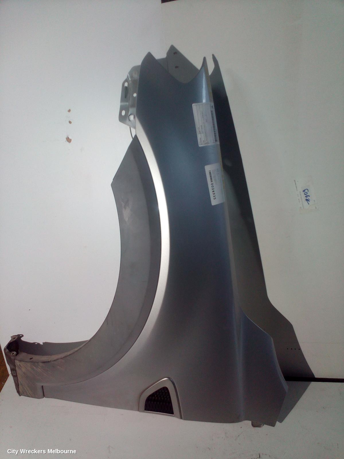 HOLDEN CAPTIVA LEFT GUARD, CG, CX/LX/SX/CAPTIVA 7 (4TH VIN = C), 09/2006 - 02/2011