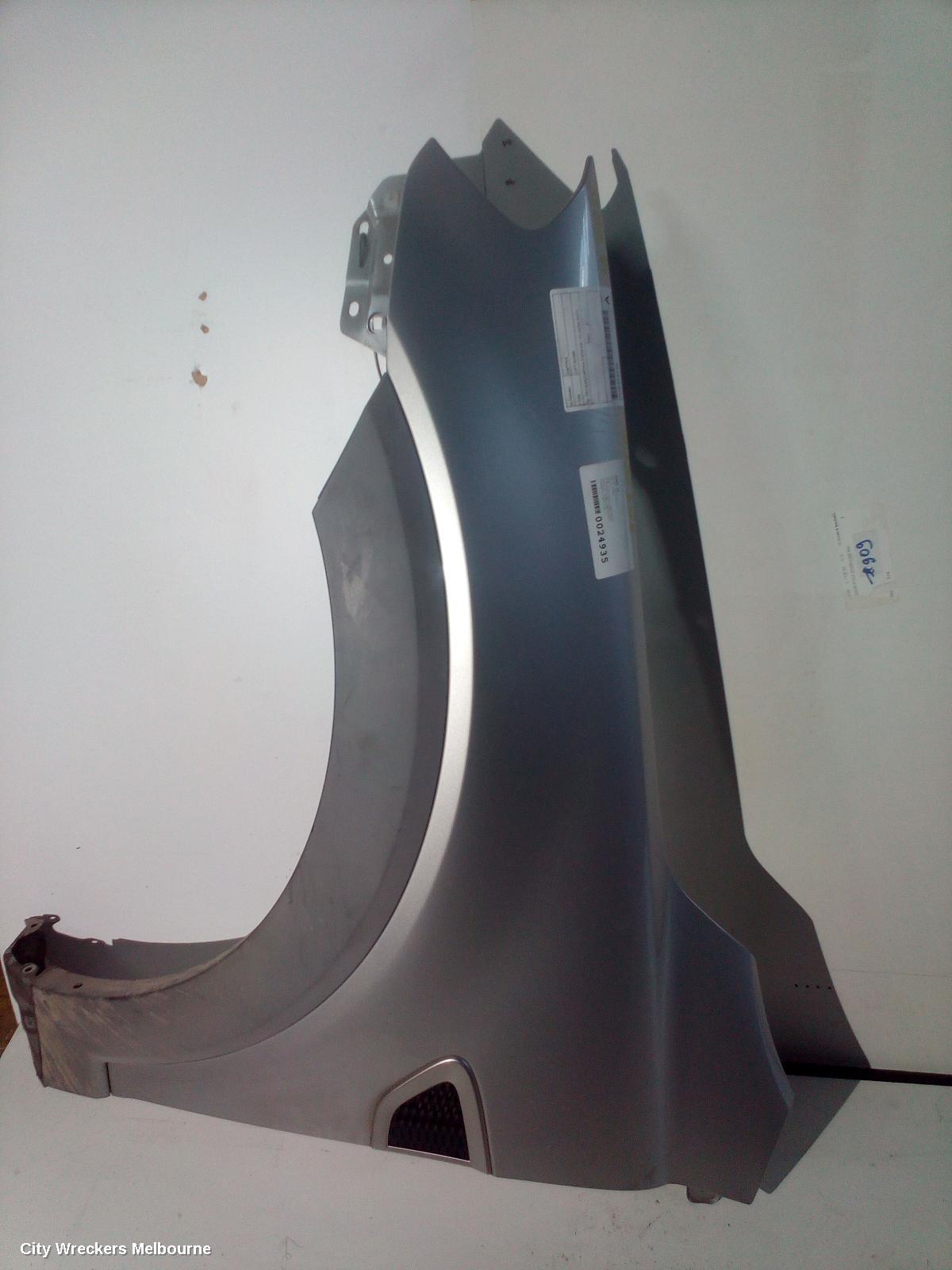 HOLDEN CAPTIVA LEFT GUARD, CG, CX/LX/SX/CAPTIVA 7 (4TH VIN = C), 09/2006 - 02/2011