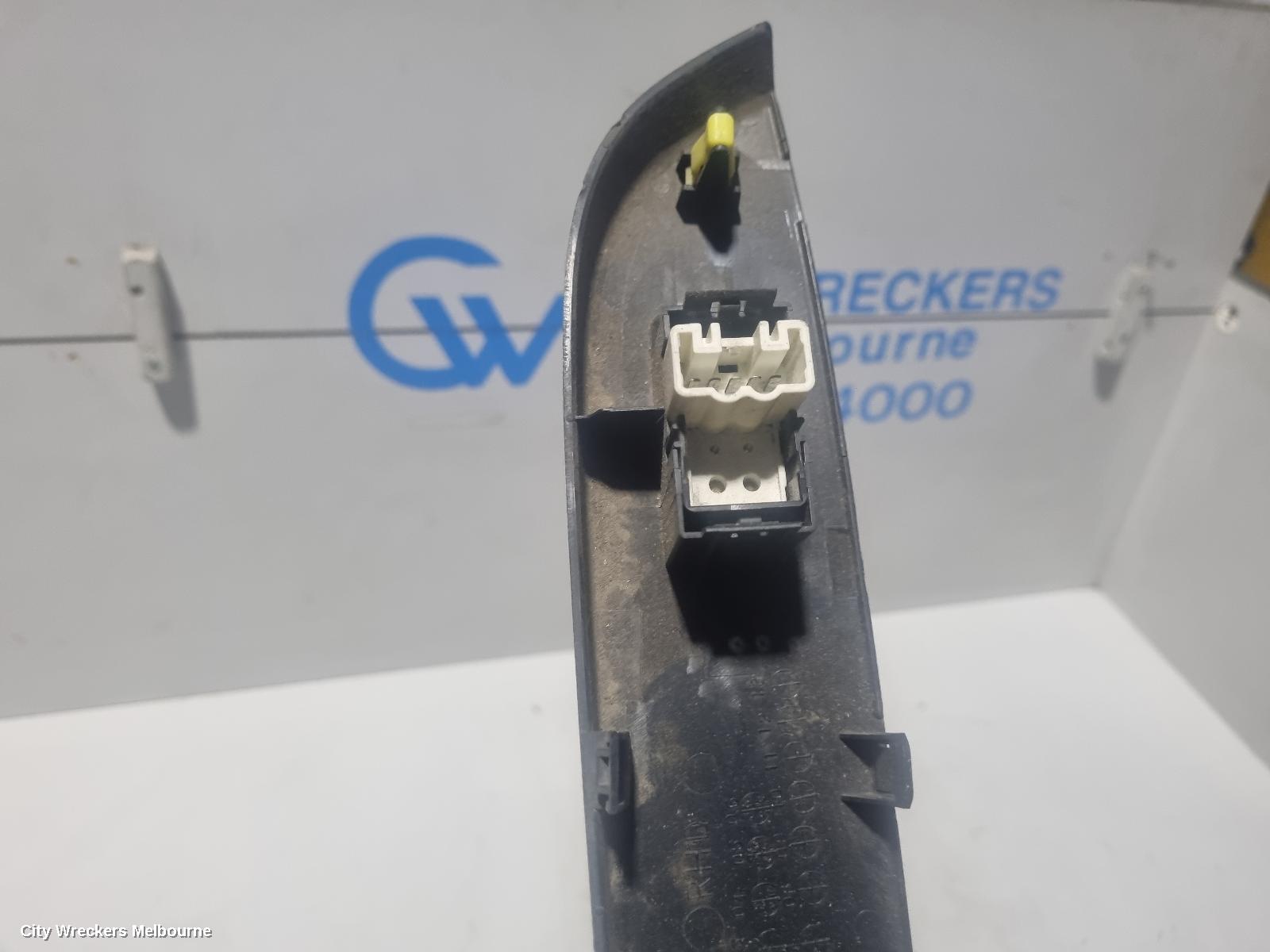 TOYOTA HIACE PWR DR WIND SWITCH, RH FRONT (MASTER SWITCH), TRH/KDH, 03/2005 - 02/2014