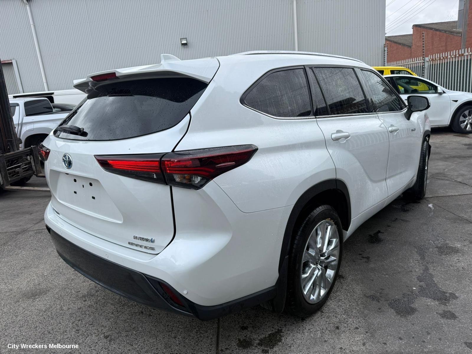 TOYOTA KLUGER DOOR MOULD, LOWER DOOR MOULD LHF, LEFT FRONT DOOR MOULDING, XU70 SERIES, 03/2021 ONWARDS
