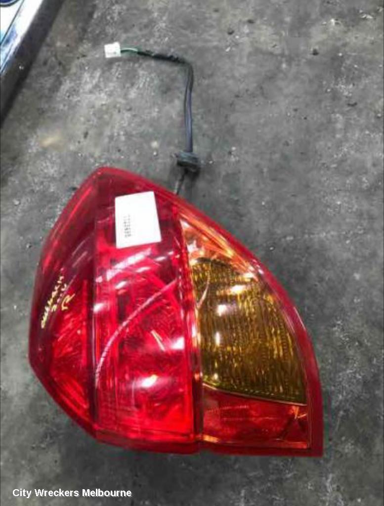 SUBARU OUTBACK RIGHT TAILLIGHT, 4TH GEN, 09/2003 - 09/2006