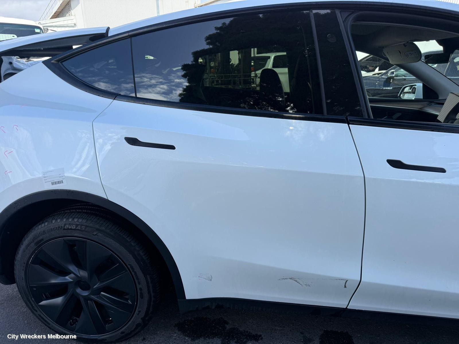 TESLA MODEL Y LEFT FRONT DOOR, 1ST GEN, 03/2022 ONWARDS