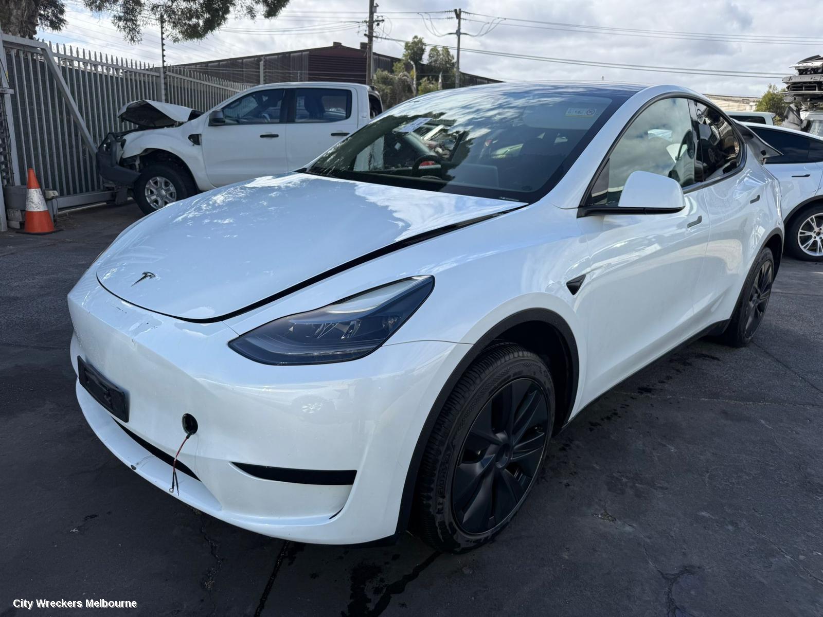 TESLA MODEL Y REVERSE CAMERA, 1ST GEN, REVERSE CAMERA (TAILGATE HANDLE MOUNTED), 03/2022 ONWARDS