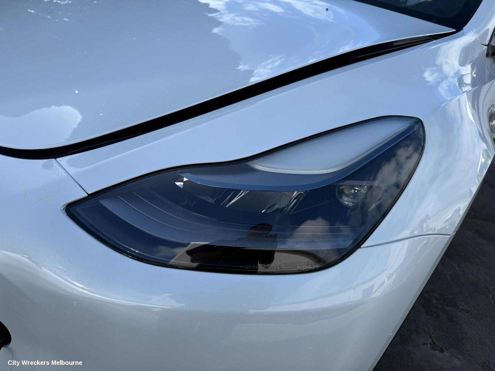 TESLA MODEL Y REVERSE CAMERA, 1ST GEN, REVERSE CAMERA (TAILGATE HANDLE MOUNTED), 03/2022 ONWARDS