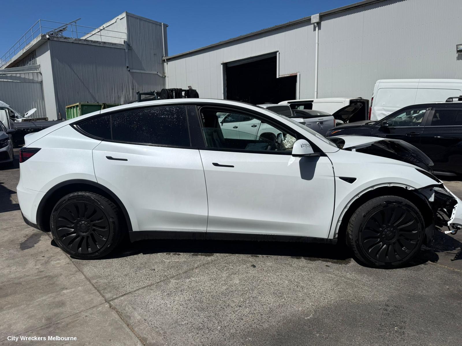 TESLA MODEL Y LEFT FRONT DOOR, 1ST GEN, 03/2022 ONWARDS