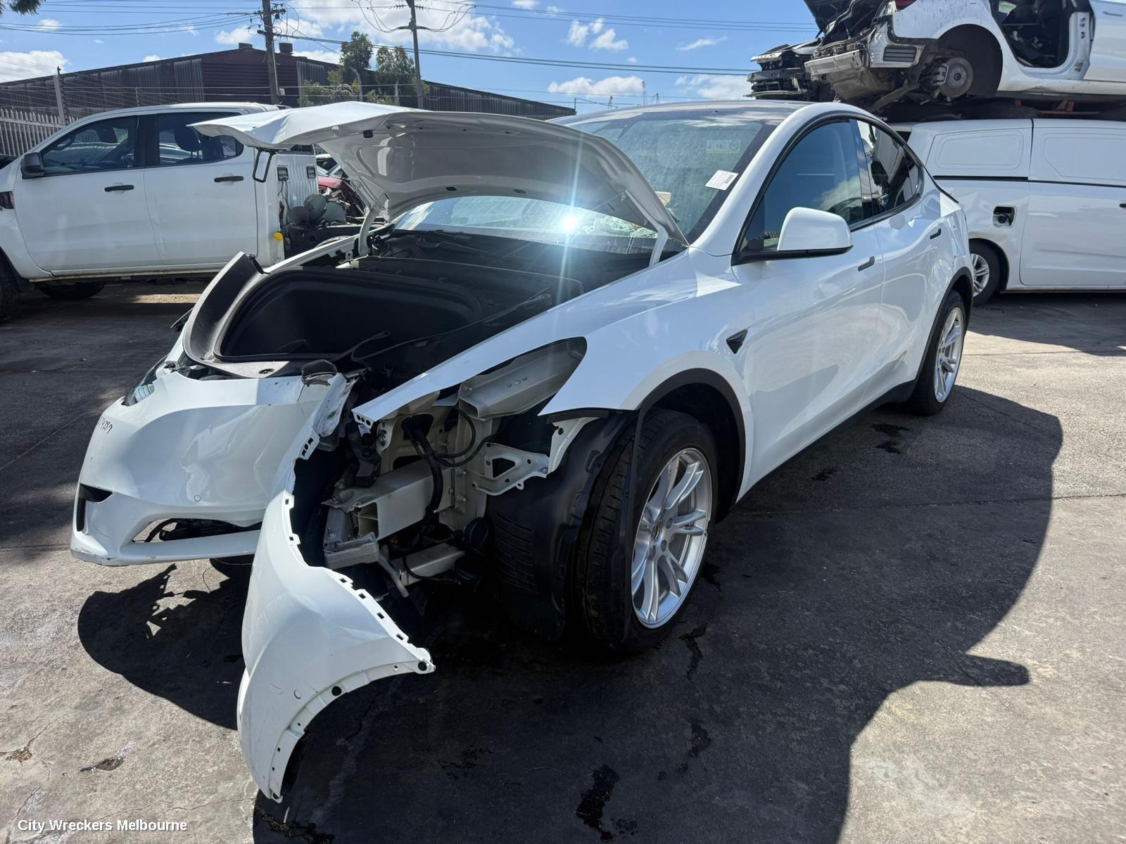 TESLA MODEL Y LEFT FRONT DOOR, 1ST GEN, 03/2022 ONWARDS