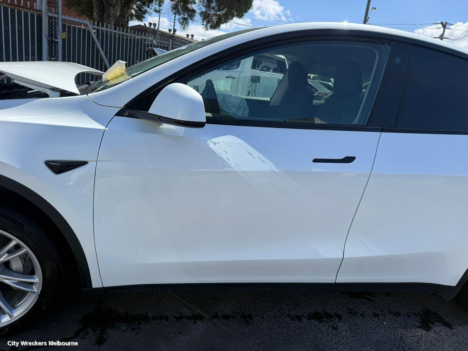 TESLA MODEL Y LEFT FRONT DOOR, 1ST GEN, 03/2022 ONWARDS