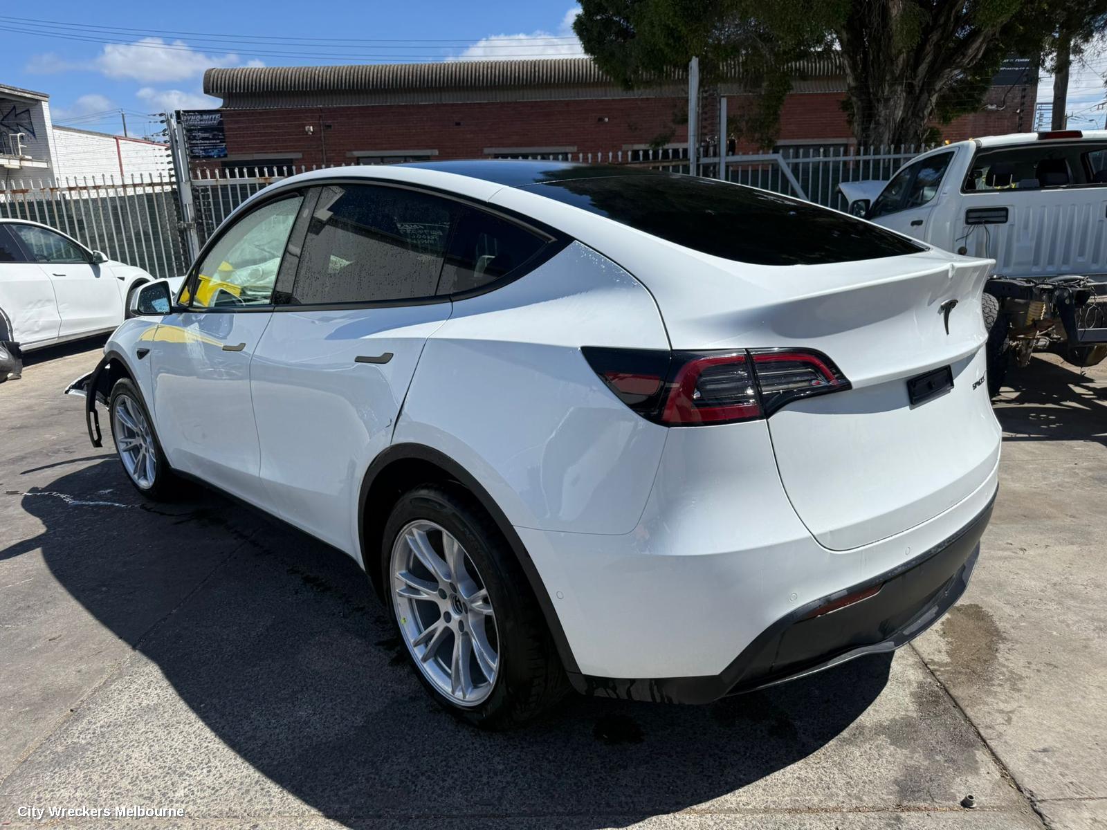 TESLA MODEL Y LEFT FRONT DOOR, 1ST GEN, 03/2022 ONWARDS