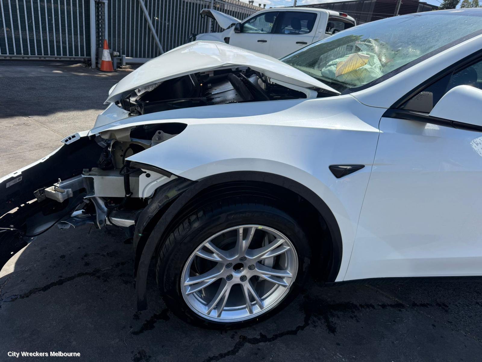 TESLA MODEL Y LEFT FRONT DOOR, 1ST GEN, 03/2022 ONWARDS