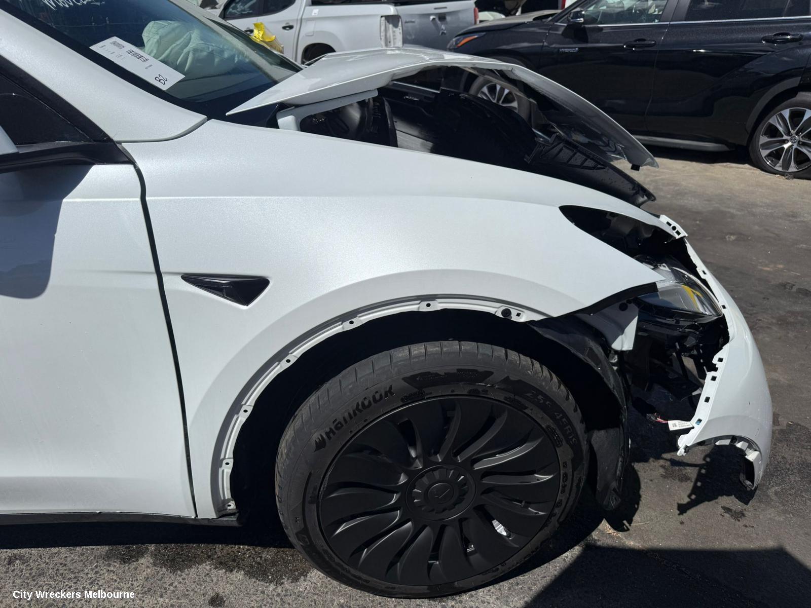TESLA MODEL Y LEFT FRONT DOOR, 1ST GEN, 03/2022 ONWARDS